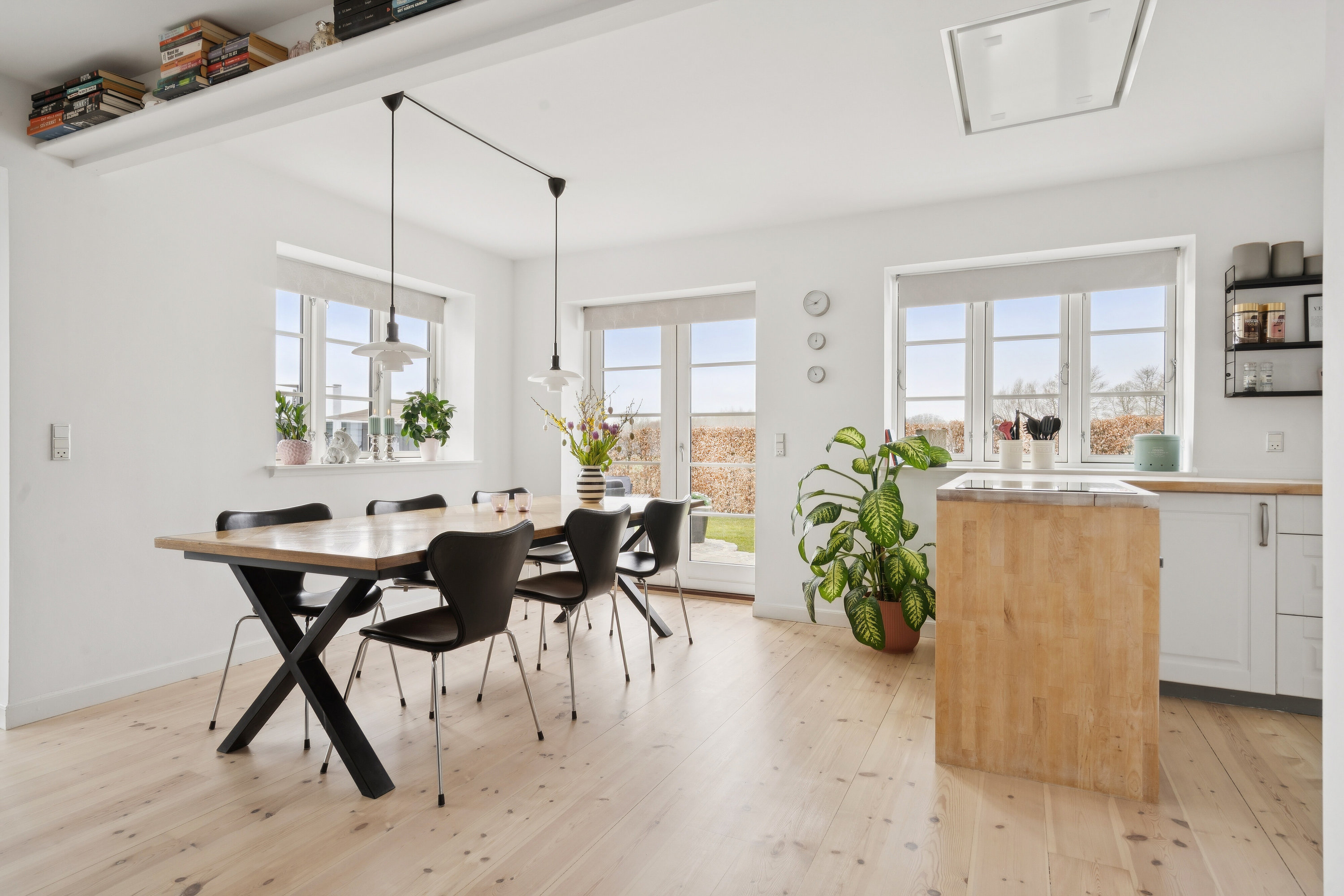 Fremhævet spisestue billede i fuldskærmstilstand. Billede af Sølvagervej 6, 4640 Faxe