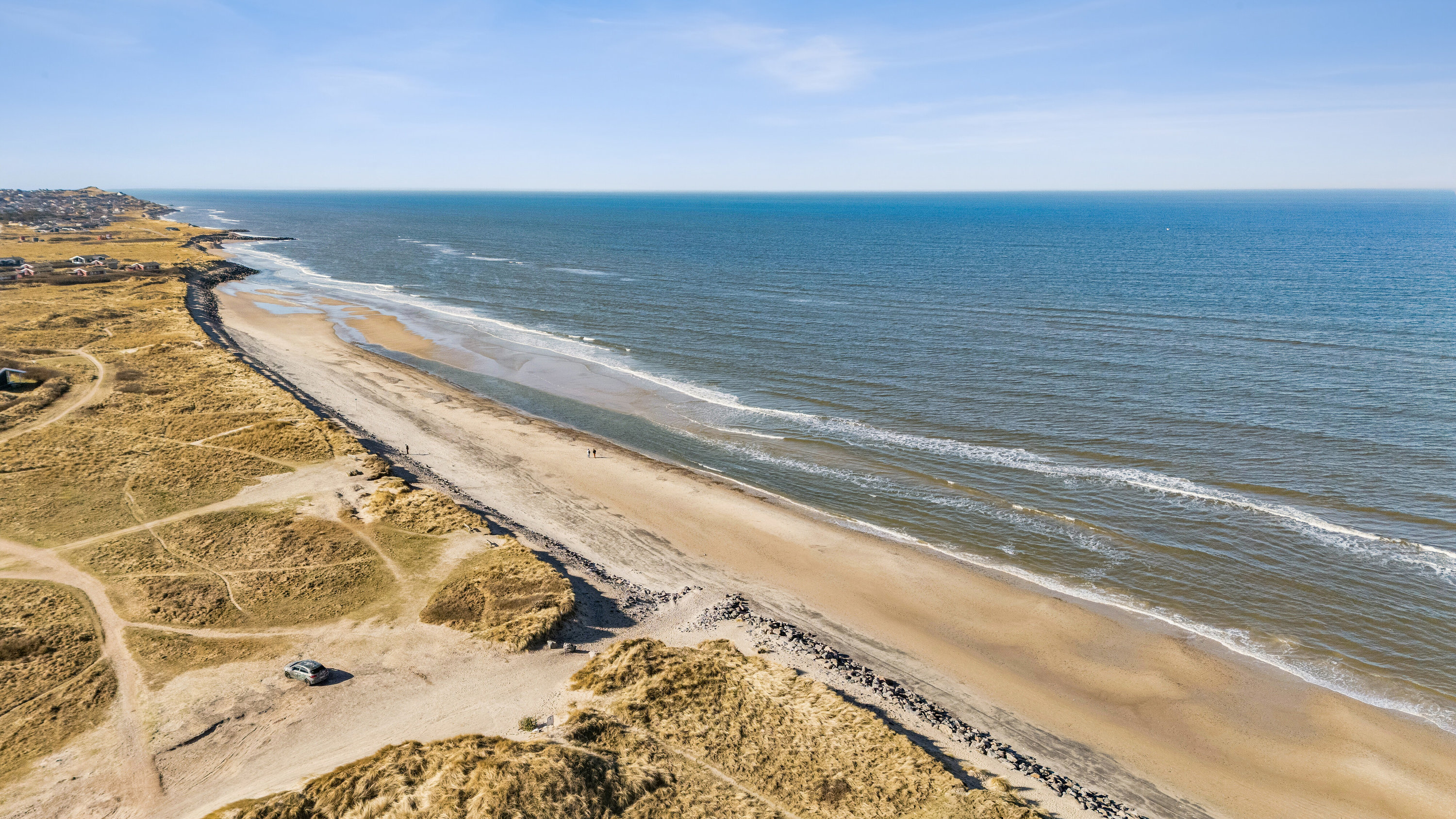 Fremhævet luftfoto billede i fuldskærmstilstand. Billede af Midnatsvej 4, Skal Klit, 9800 Hjørring