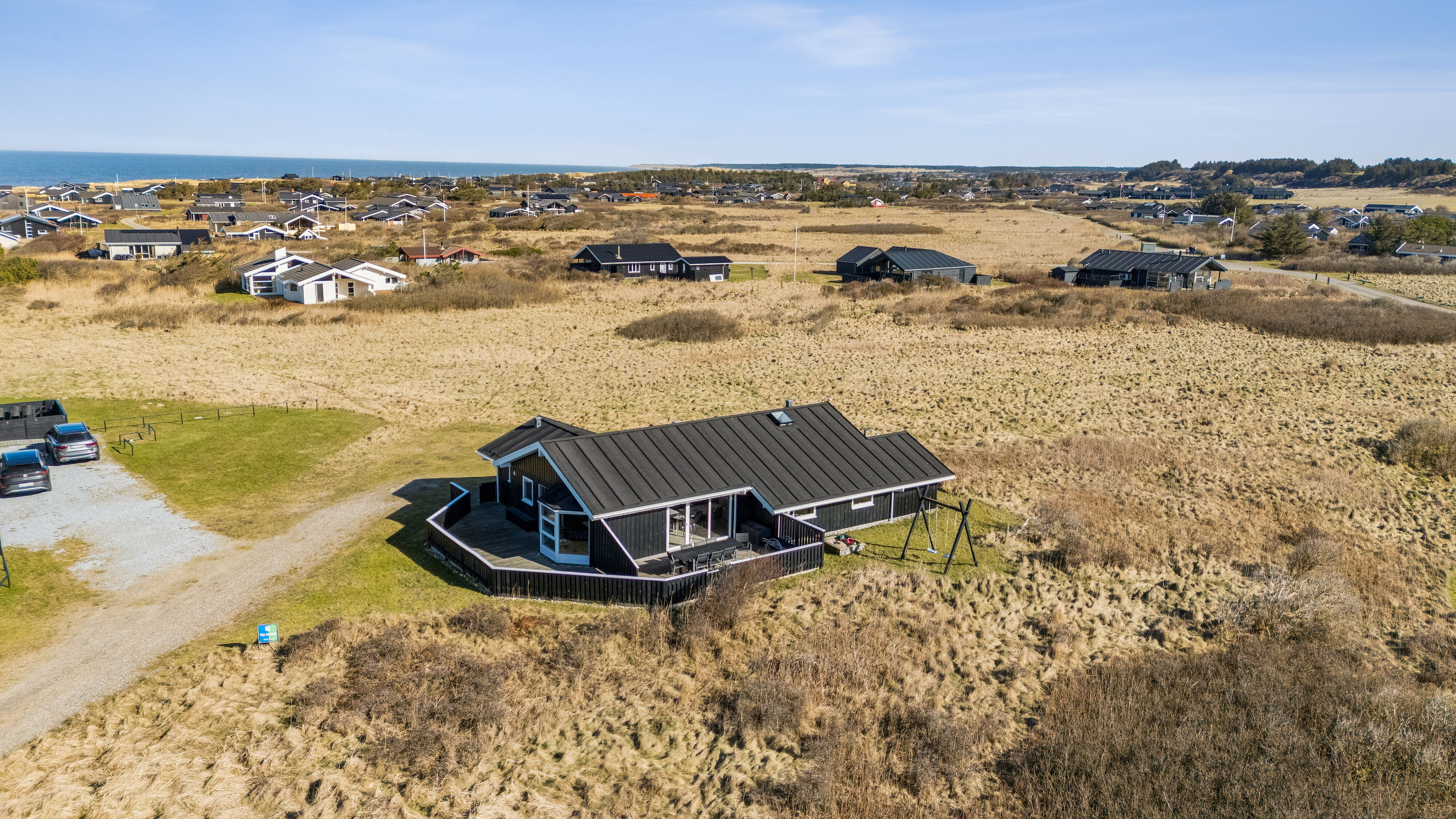 Fremhævet luftfoto billede i fuldskærmstilstand. Billede af Midnatsvej 4, Skal Klit, 9800 Hjørring