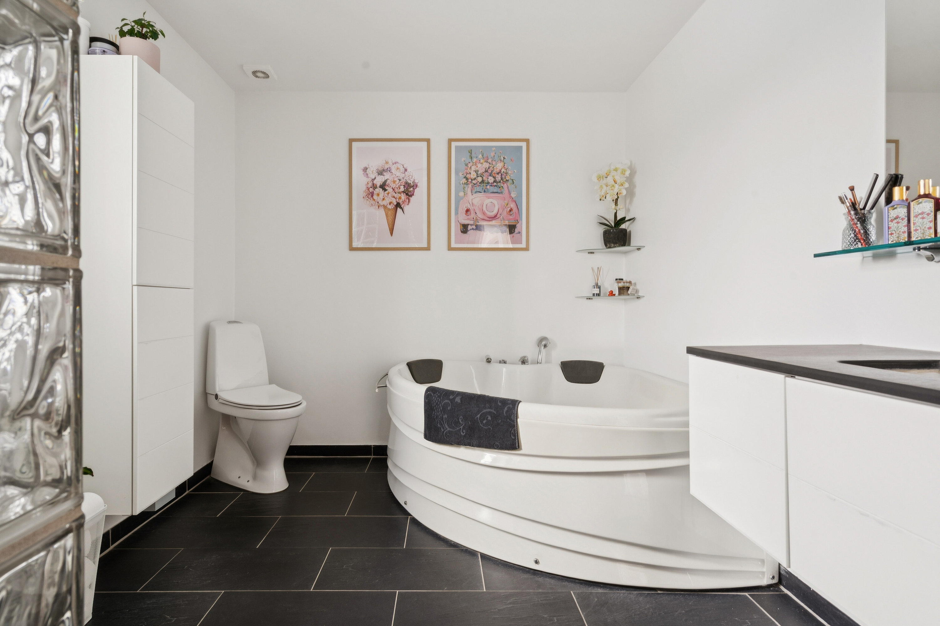 Fremhævet badeværelse billede i fuldskærmstilstand. Billede af Sølvagervej 6, 4640 Faxe