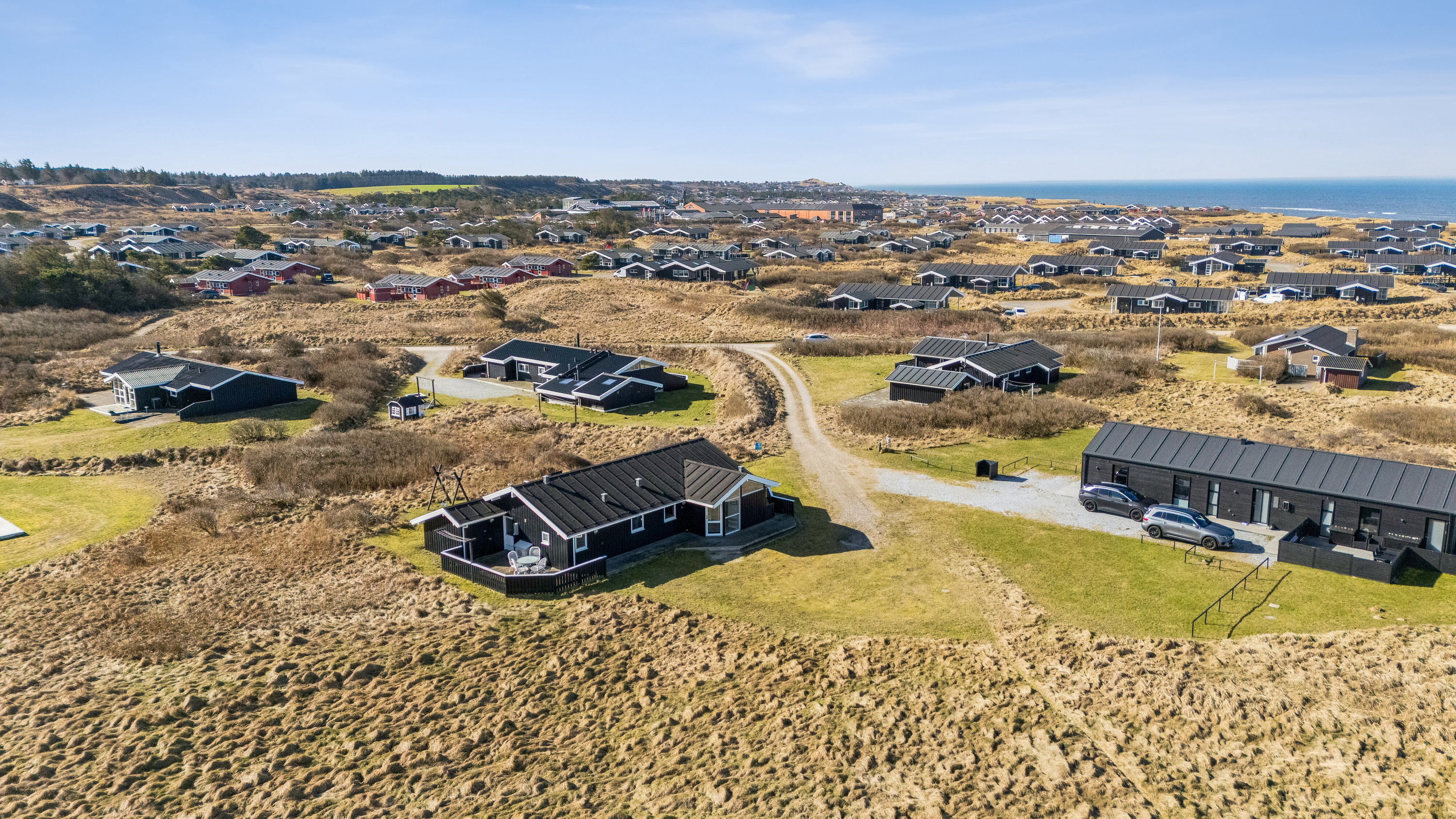 Fremhævet luftfoto billede i fuldskærmstilstand. Billede af Midnatsvej 4, Skal Klit, 9800 Hjørring