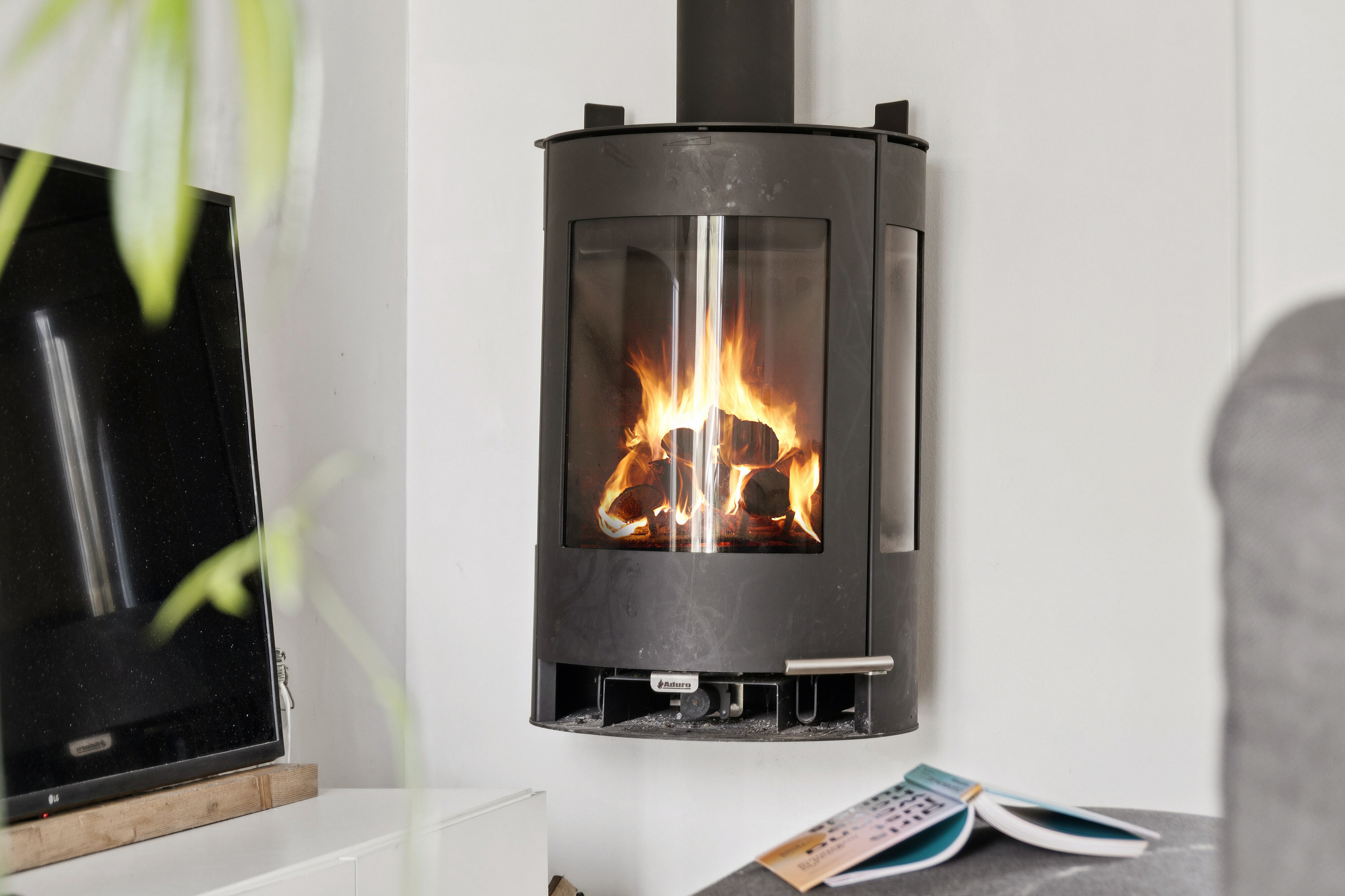 Fremhævet pejsestue billede i fuldskærmstilstand. Billede af Mellemvang 6, Ejby, 4070 Kirke Hyllinge