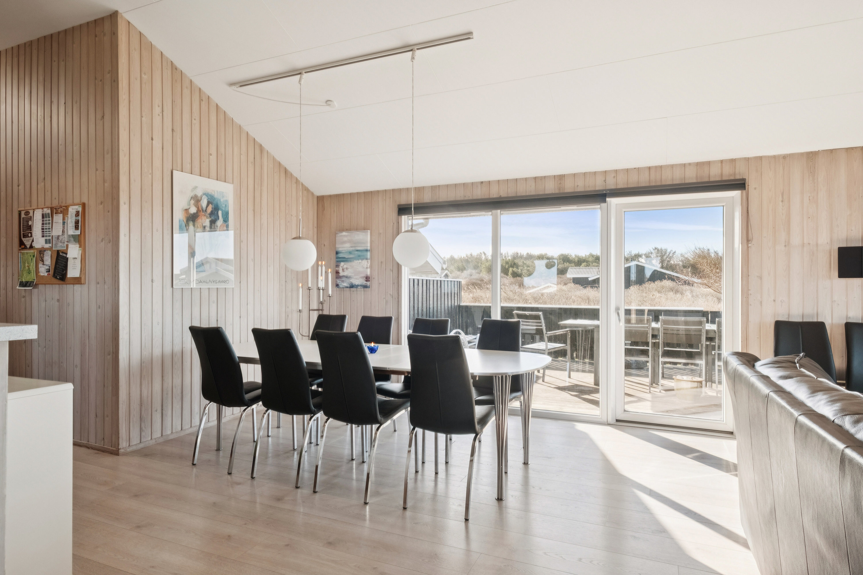Fremhævet spisestue billede i fuldskærmstilstand. Billede af Midnatsvej 4, Skal Klit, 9800 Hjørring