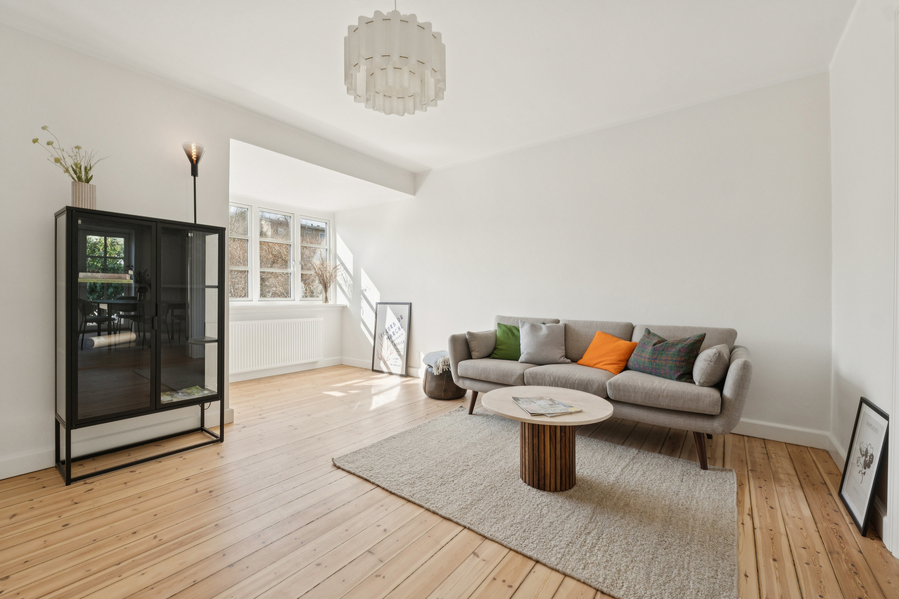 Fremhævet stue billede i fuldskærmstilstand. Billede af Padborgvej 45, 2610 Rødovre