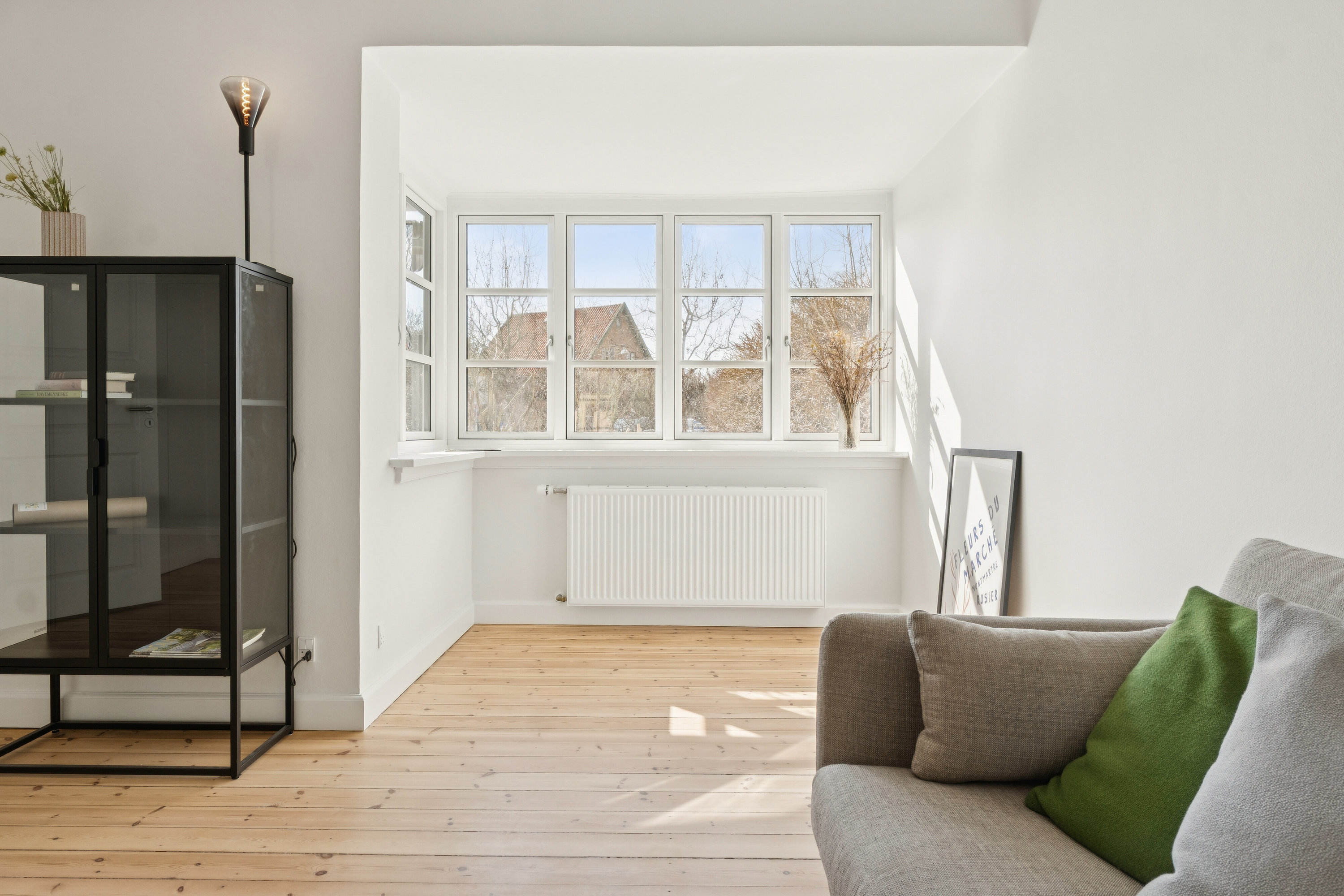 Fremhævet stue billede i fuldskærmstilstand. Billede af Padborgvej 45, 2610 Rødovre