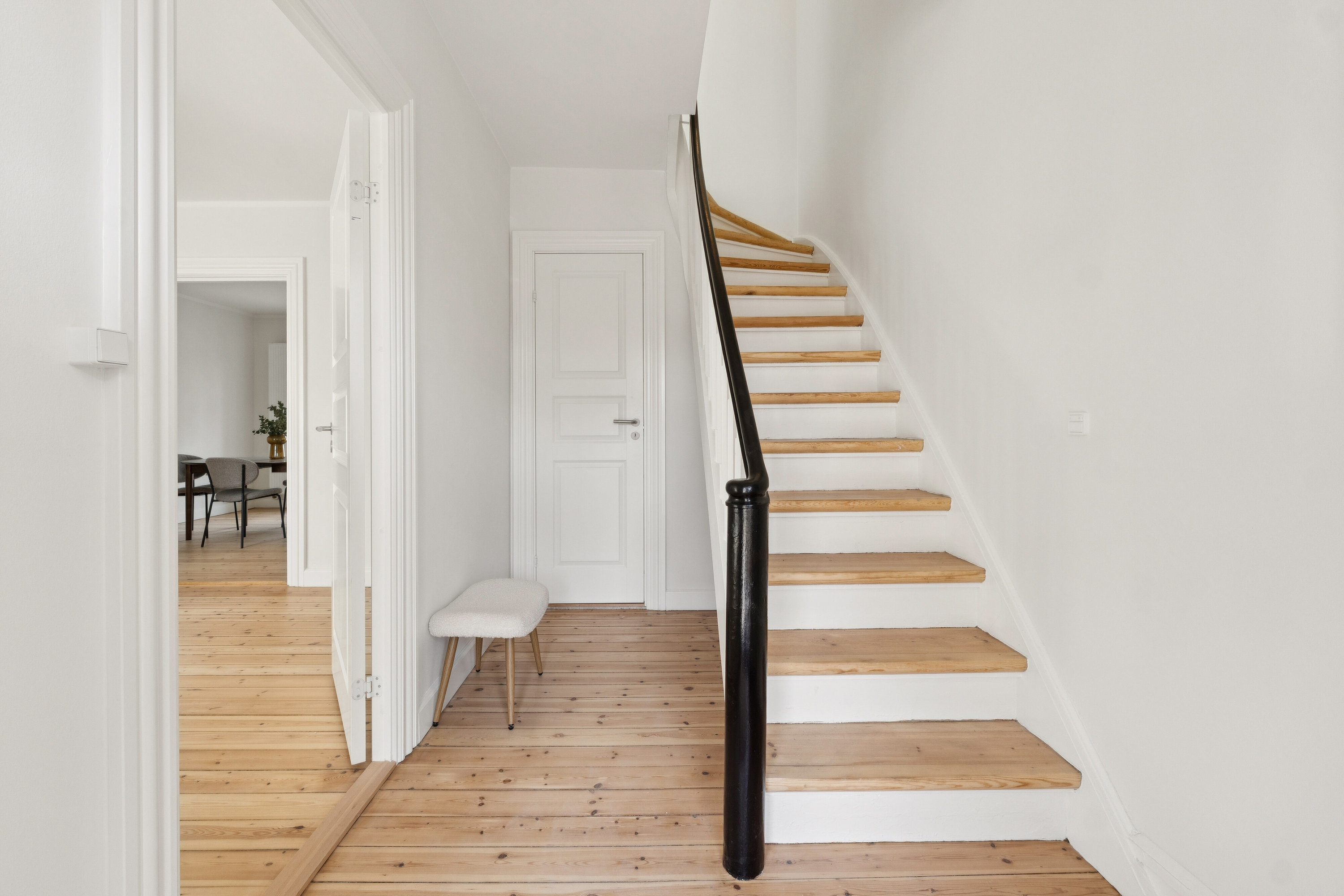 Fremhævet opgang billede i fuldskærmstilstand. Billede af Padborgvej 45, 2610 Rødovre