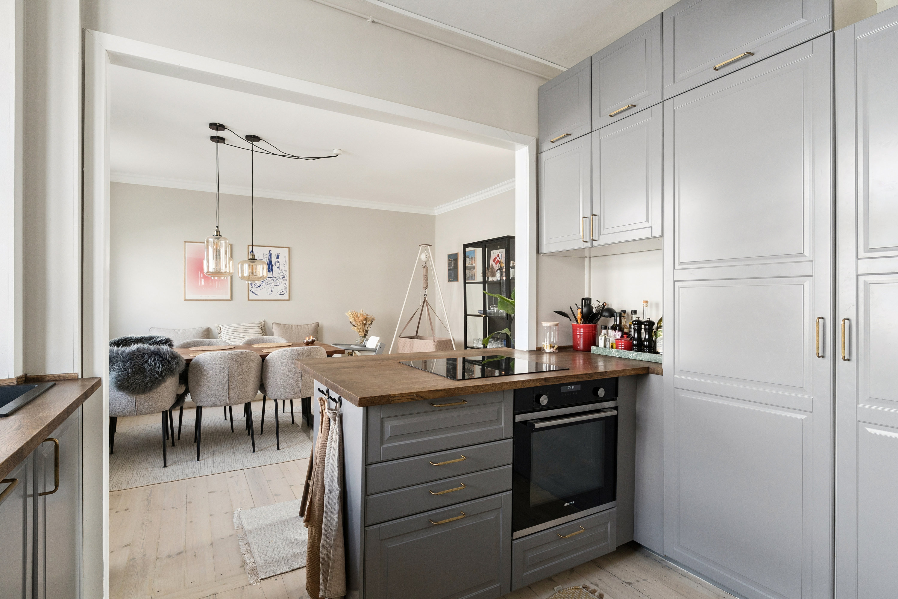 Fremhævet køkken billede i fuldskærmstilstand. Billede af Otto Mallings Gade 8, 3. th., 2100 København Ø