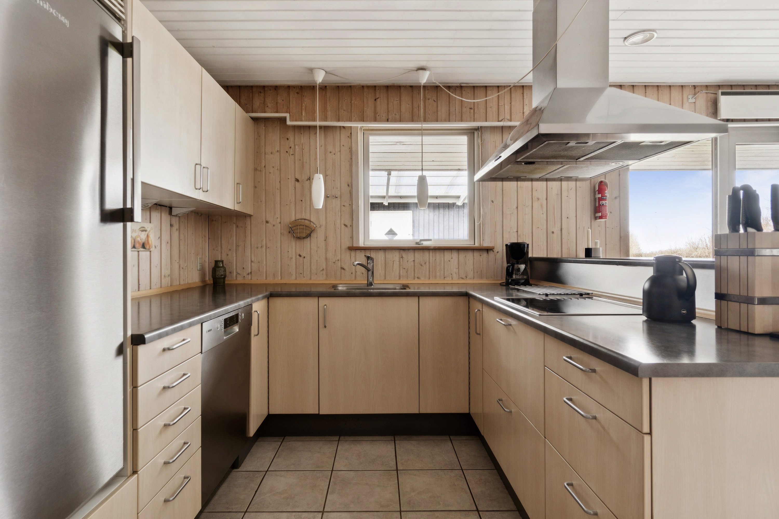 Fremhævet køkken billede i fuldskærmstilstand. Billede af Spætmejsevej 13, Draget, 7760 Hurup Thy