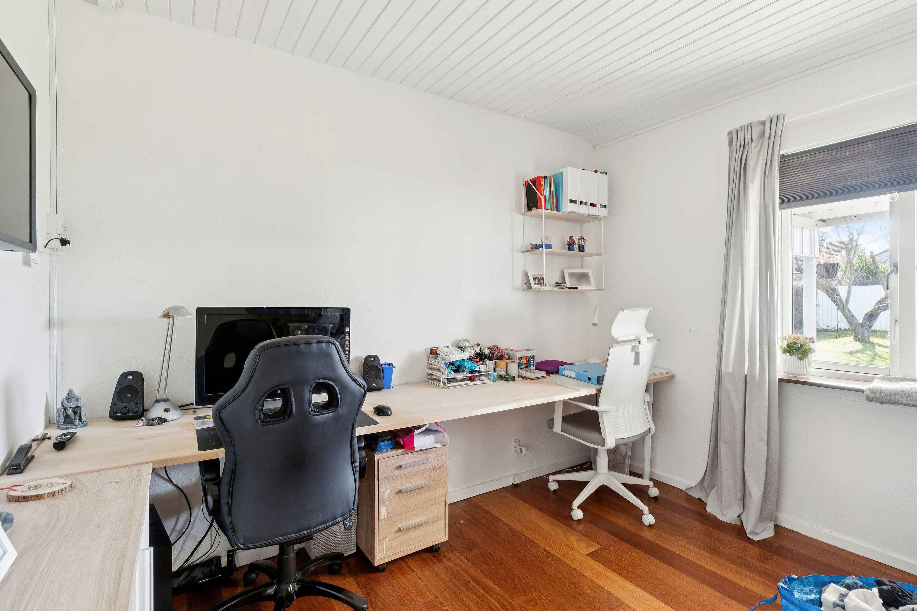 Fremhævet soveværelse billede i fuldskærmstilstand. Billede af Nørremarksvej 21, 2650 Hvidovre