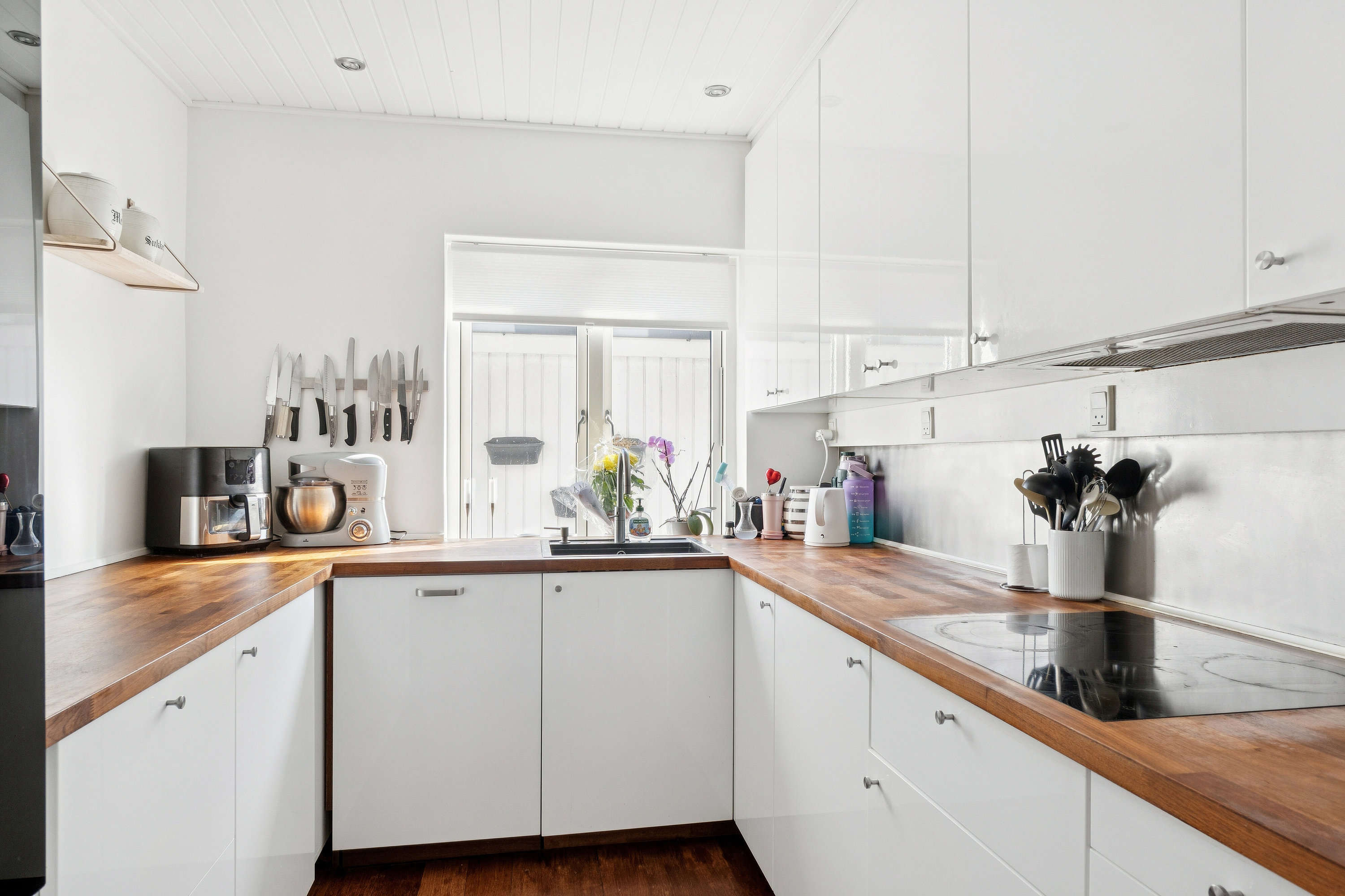 Fremhævet køkken billede i fuldskærmstilstand. Billede af Nørremarksvej 21, 2650 Hvidovre