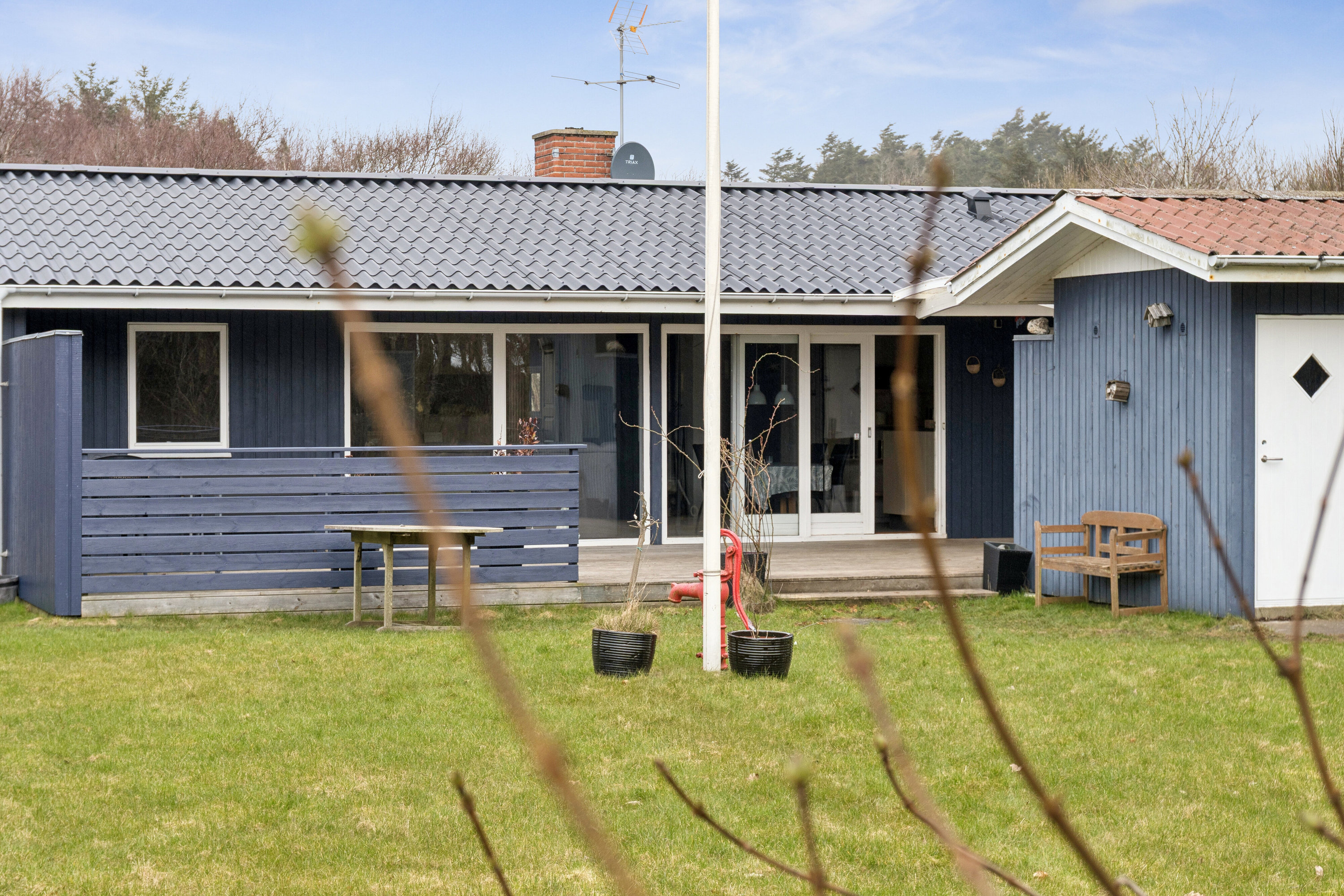 Fremhævet set fra haven billede i fuldskærmstilstand. Billede af Spætmejsevej 13, Draget, 7760 Hurup Thy