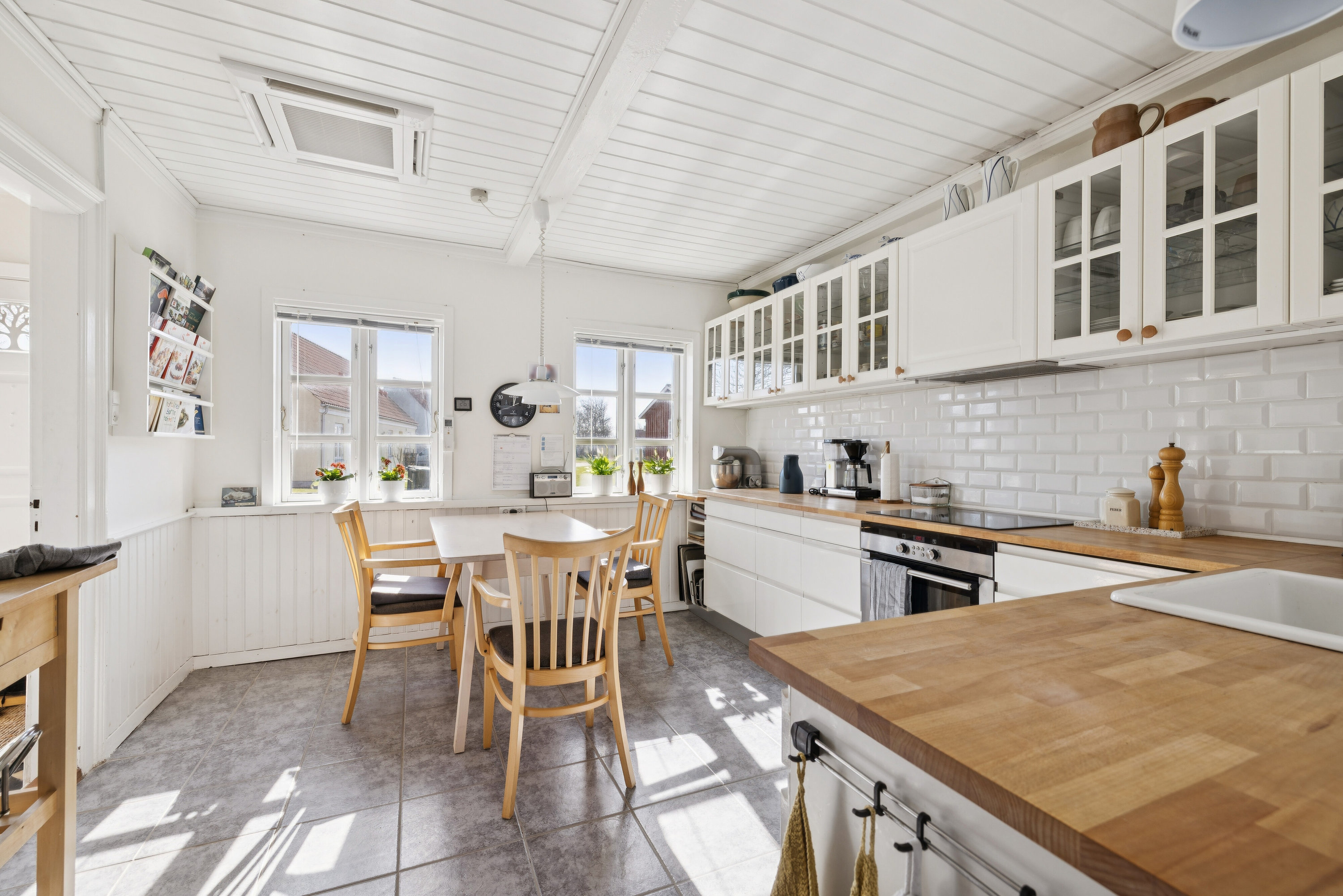 Fremhævet køkken billede i fuldskærmstilstand. Billede af Strynø Brovej 3, Strynø, 5943 Strynø