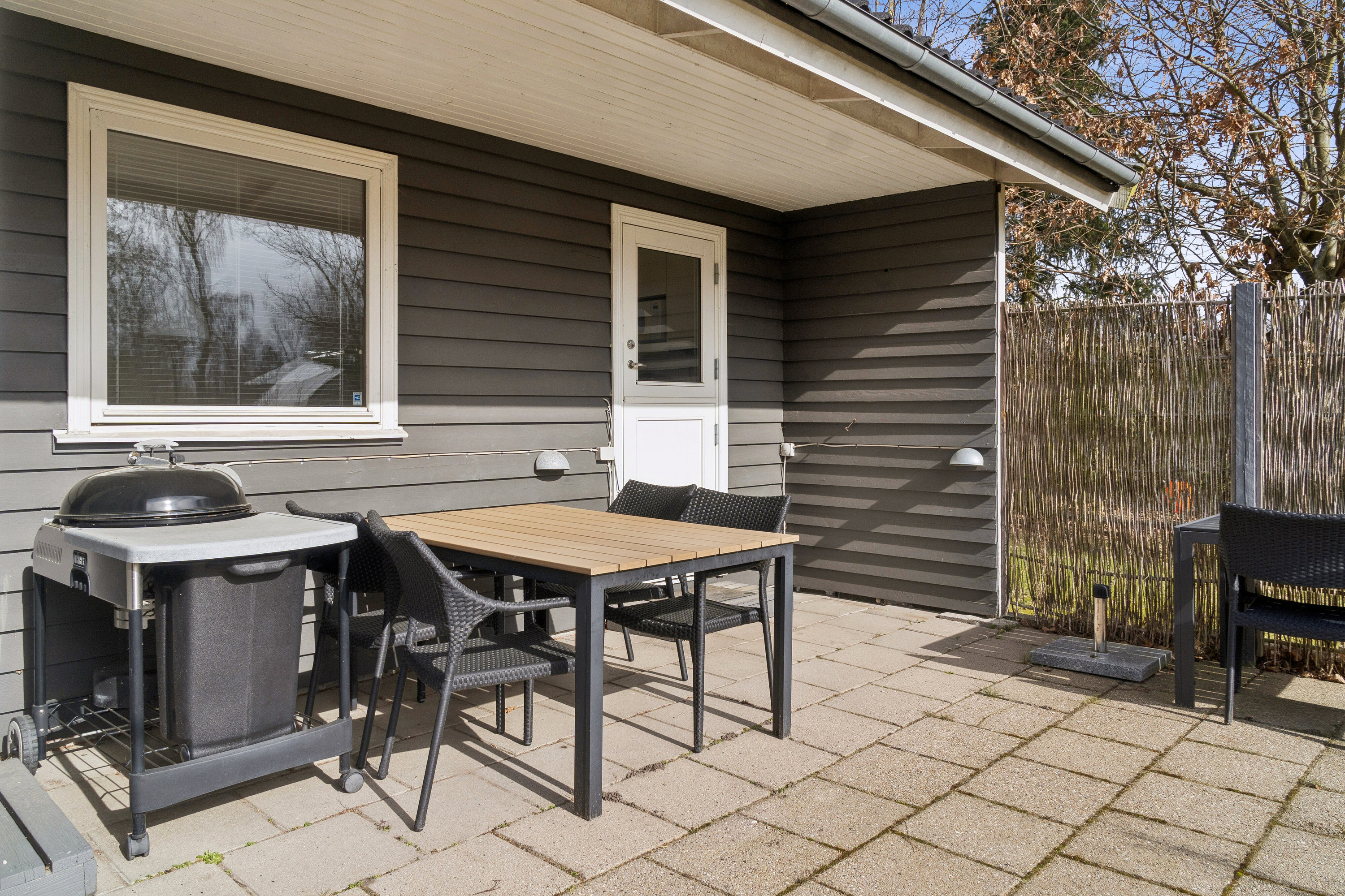 Fremhævet set fra haven billede i fuldskærmstilstand. Billede af Engdraget 17, Gudmindrup Lyng, 4573 Højby