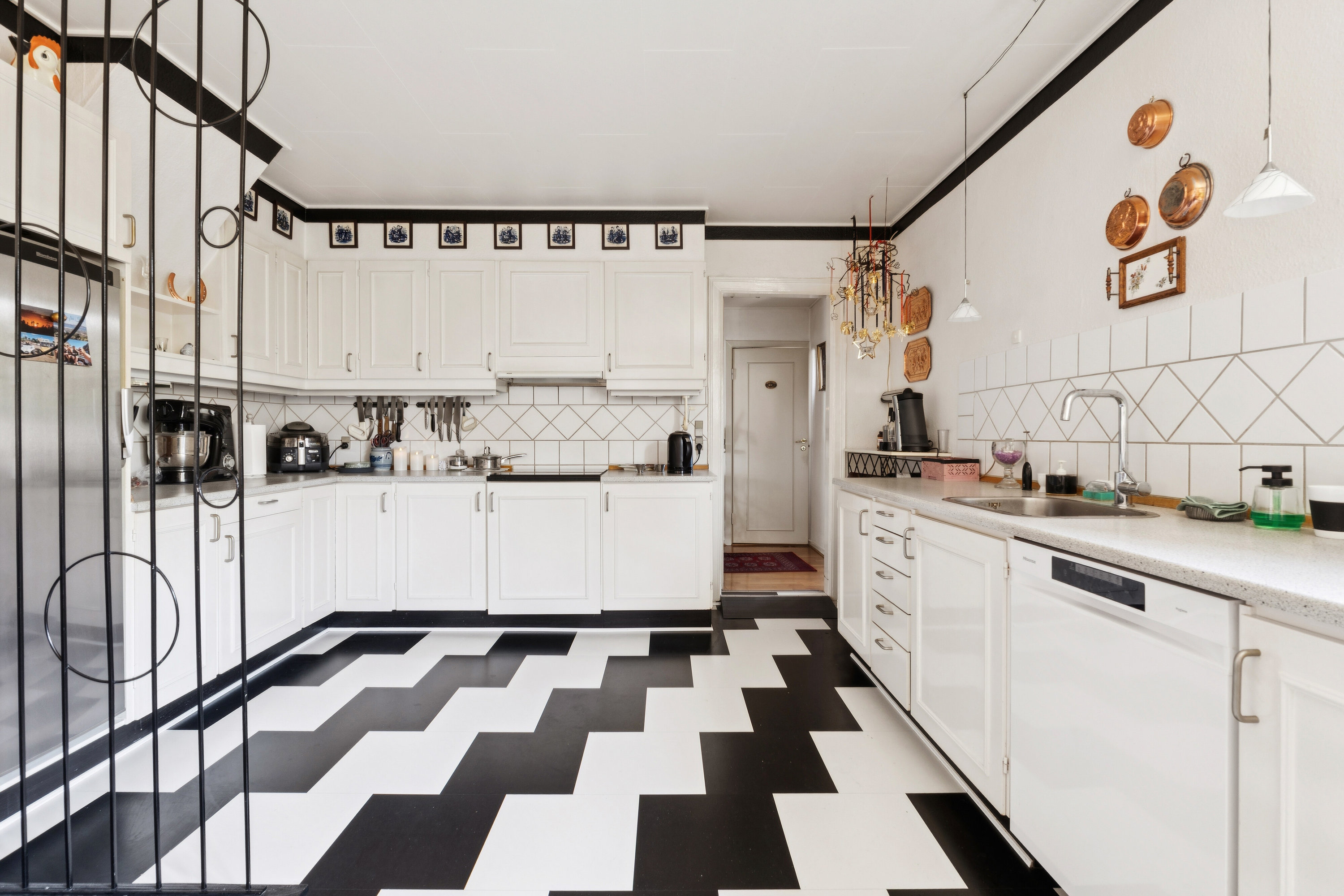 Fremhævet køkken billede i fuldskærmstilstand. Billede af Søndergade 1, 5884 Gudme