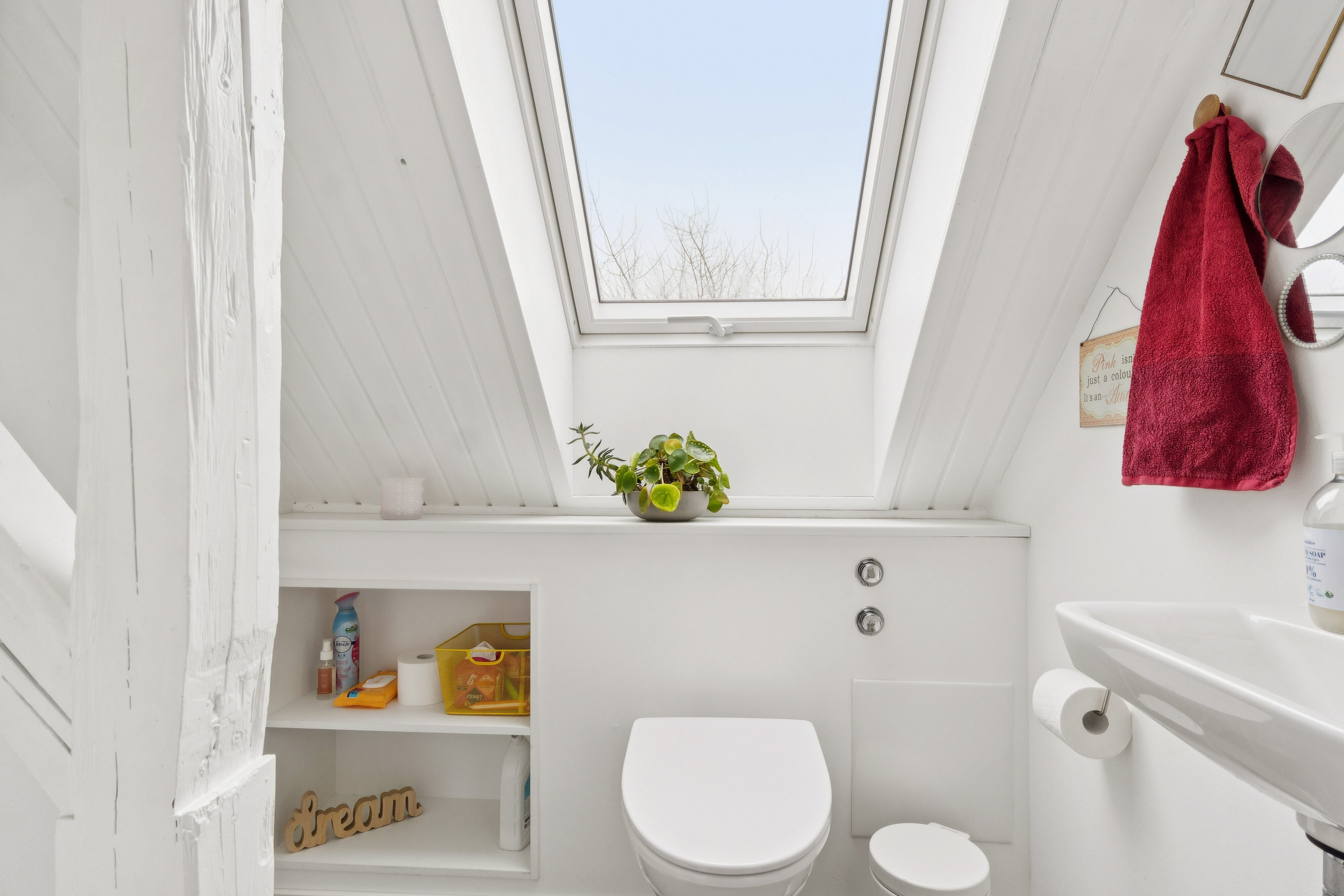 Fremhævet badeværelse billede i fuldskærmstilstand. Billede af Åvej 18A, Himmelev, 4000 Roskilde