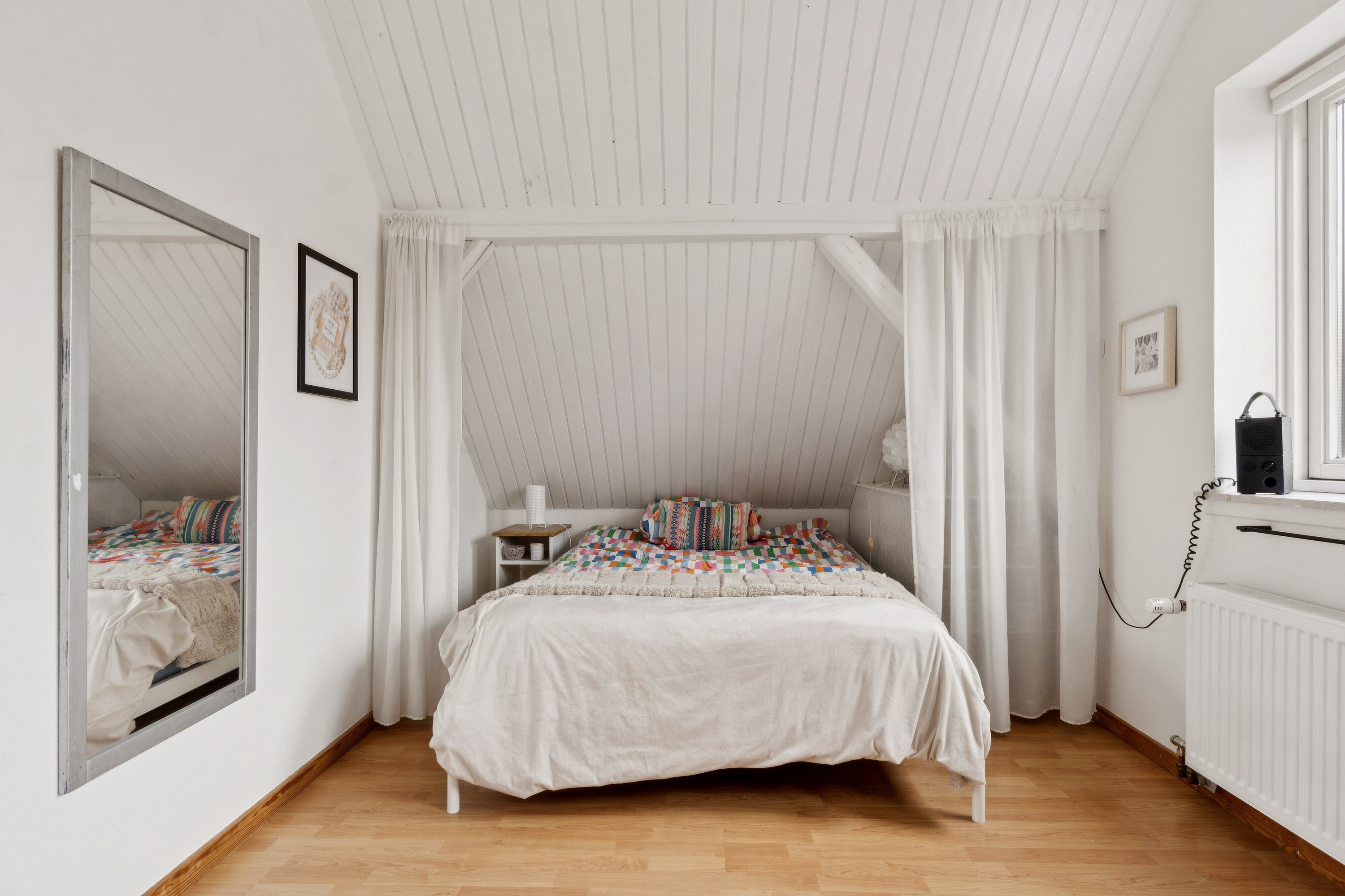 Fremhævet soveværelse billede i fuldskærmstilstand. Billede af Åvej 18A, Himmelev, 4000 Roskilde