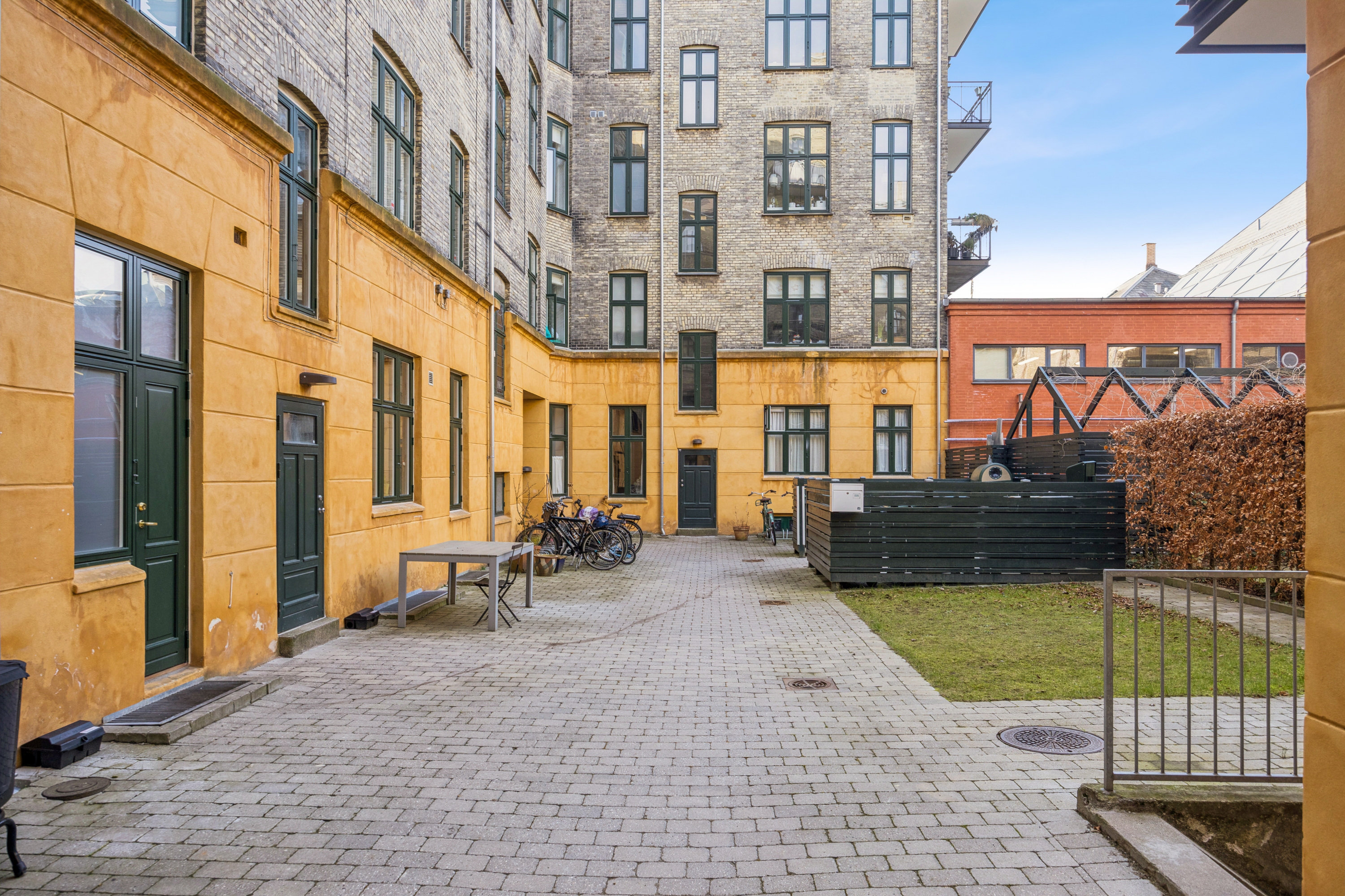 Fremhævet andet billede i fuldskærmstilstand. Billede af Kochsvej 2, st.. th., 1812 Frederiksberg C