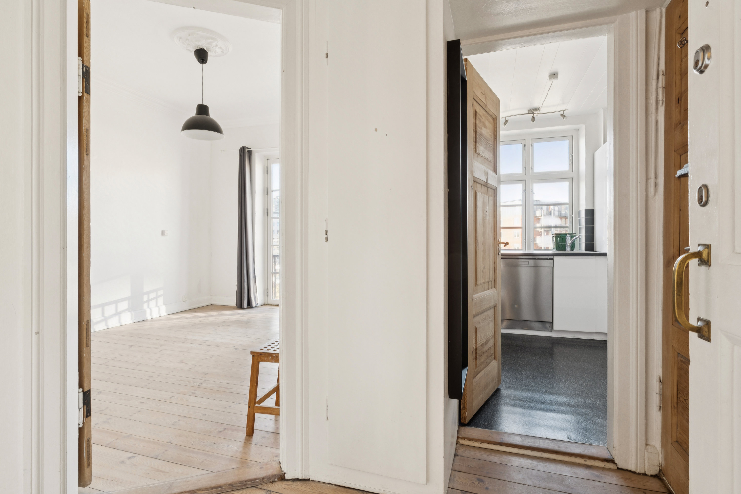 Fremhævet gang billede i fuldskærmstilstand. Billede af Prinsensgade 33, 2. tv., 9000 Aalborg