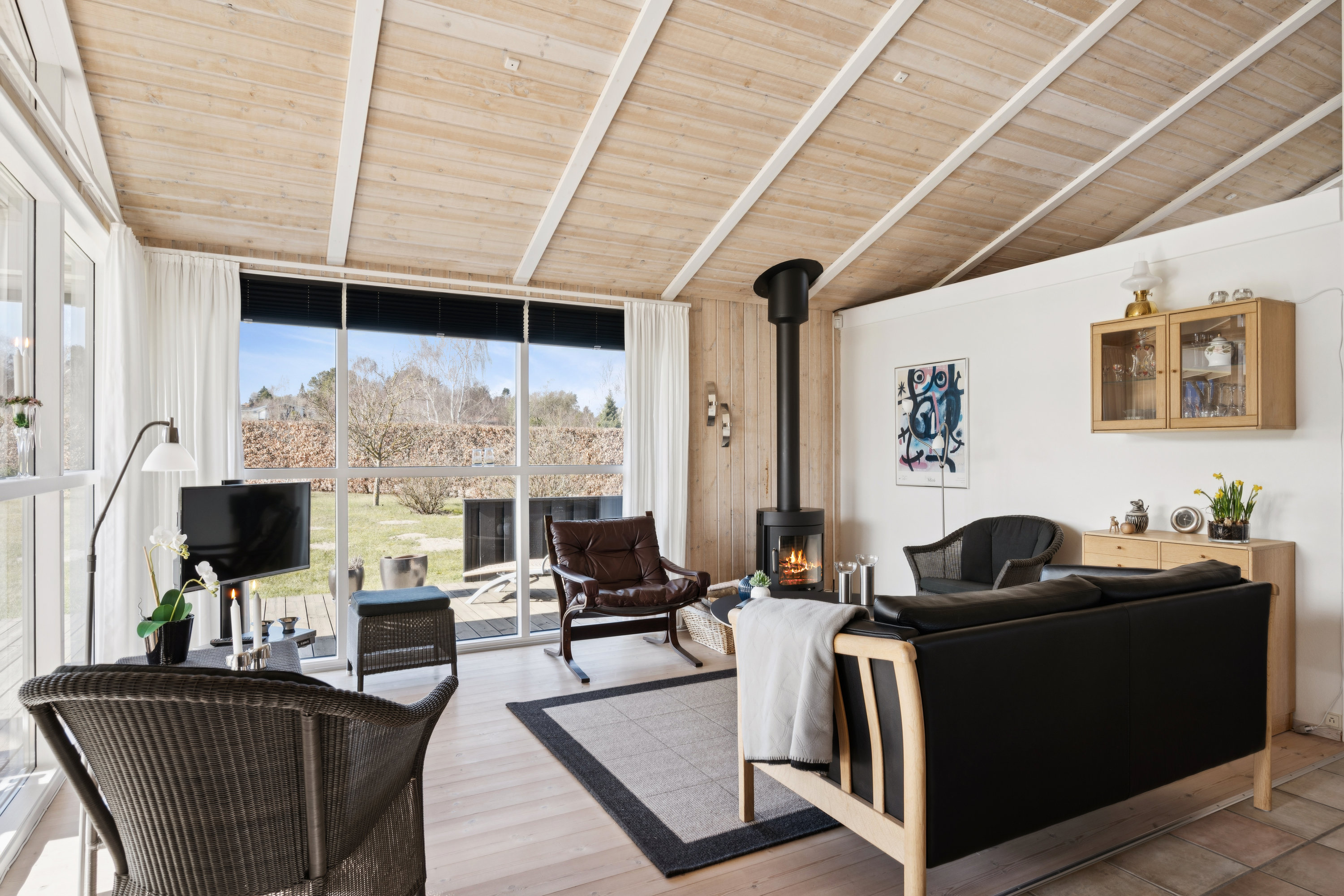 Fremhævet stue billede i fuldskærmstilstand. Billede af Ravnsvej 36, Egsmark Strand, 8400 Ebeltoft