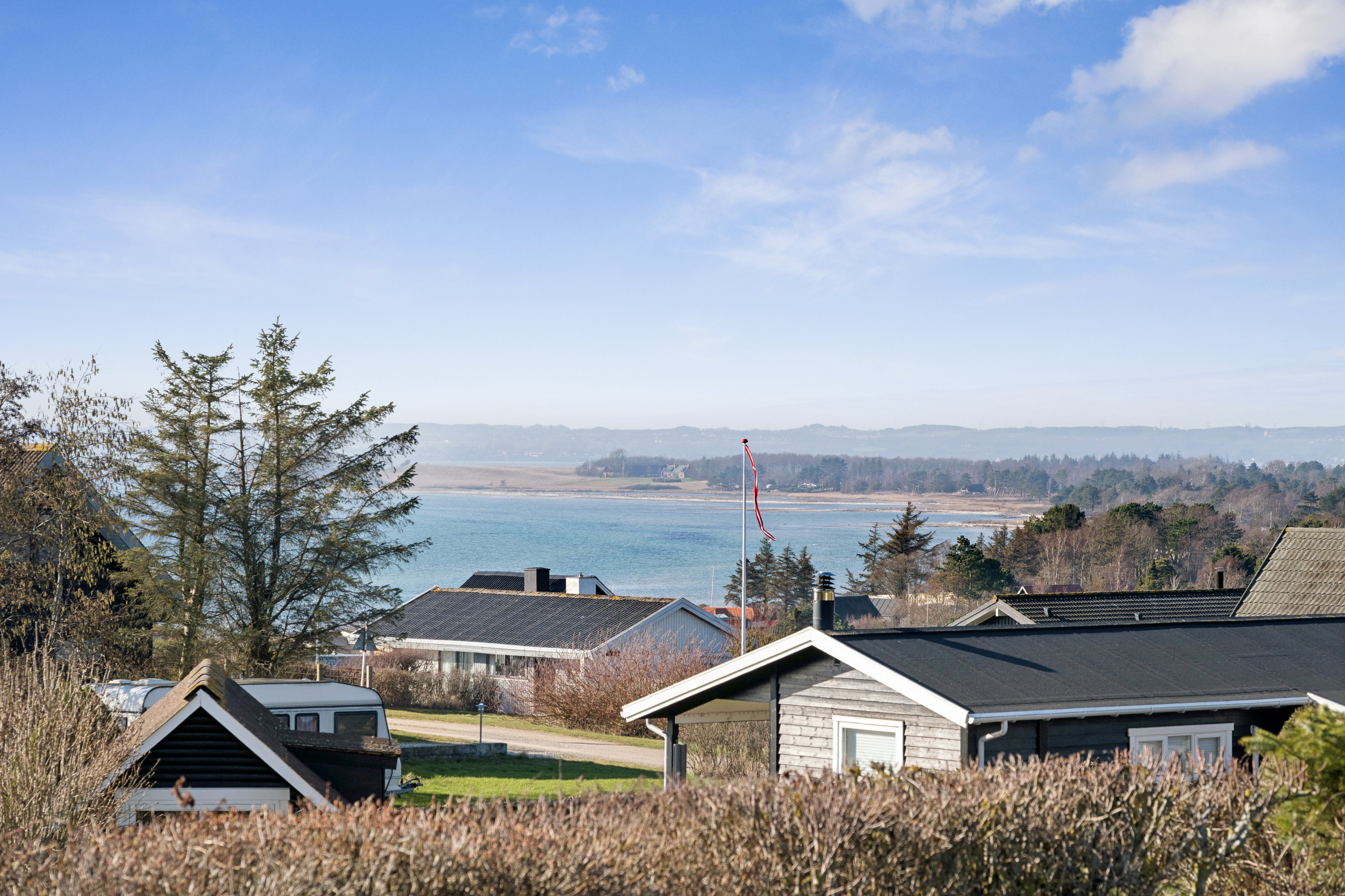 Fremhævet andet billede i fuldskærmstilstand. Billede af Lerbakken 27, Skødshoved Strand, 8420 Knebel