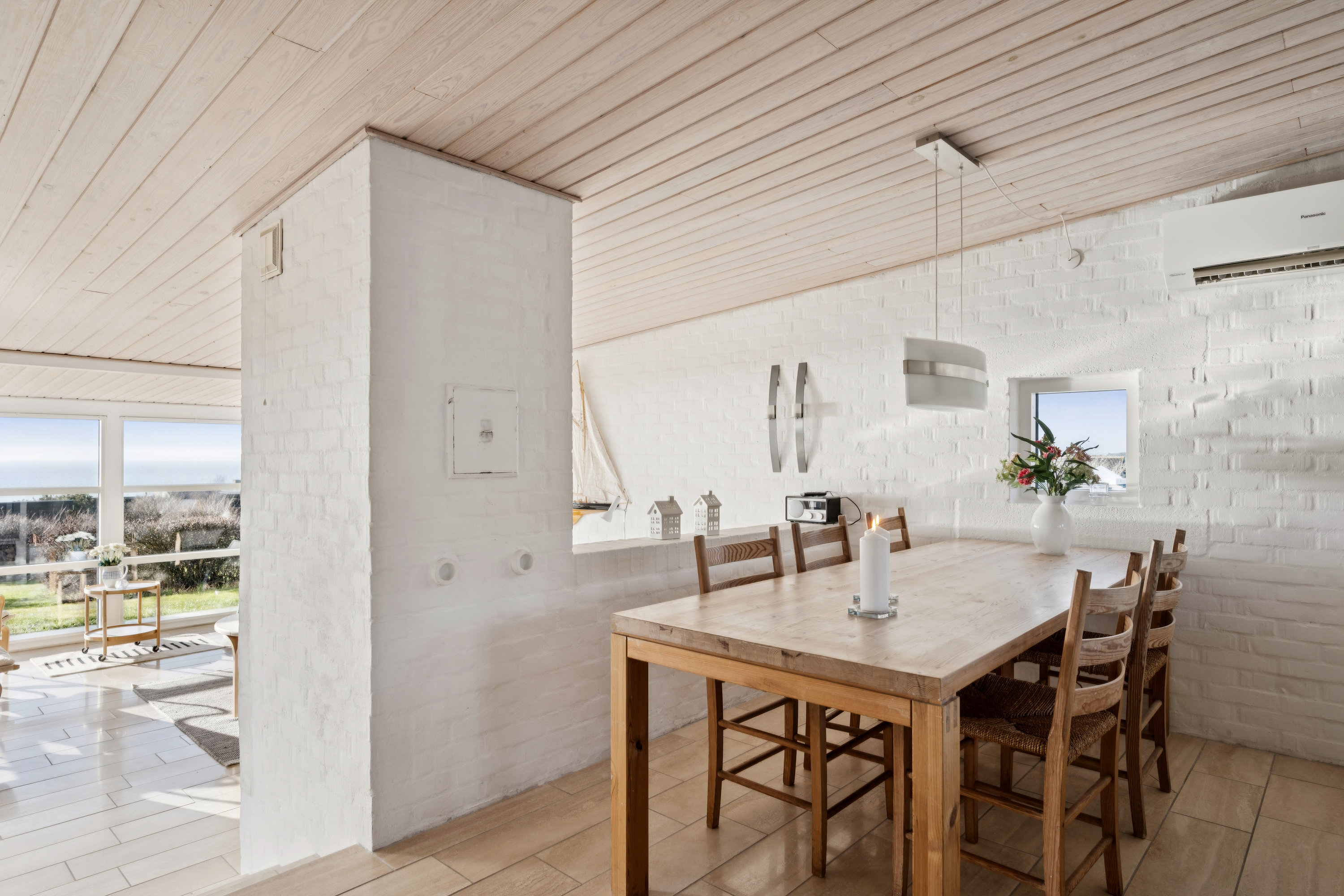 Fremhævet køkken alrum billede i fuldskærmstilstand. Billede af Lerbakken 27, Skødshoved Strand, 8420 Knebel