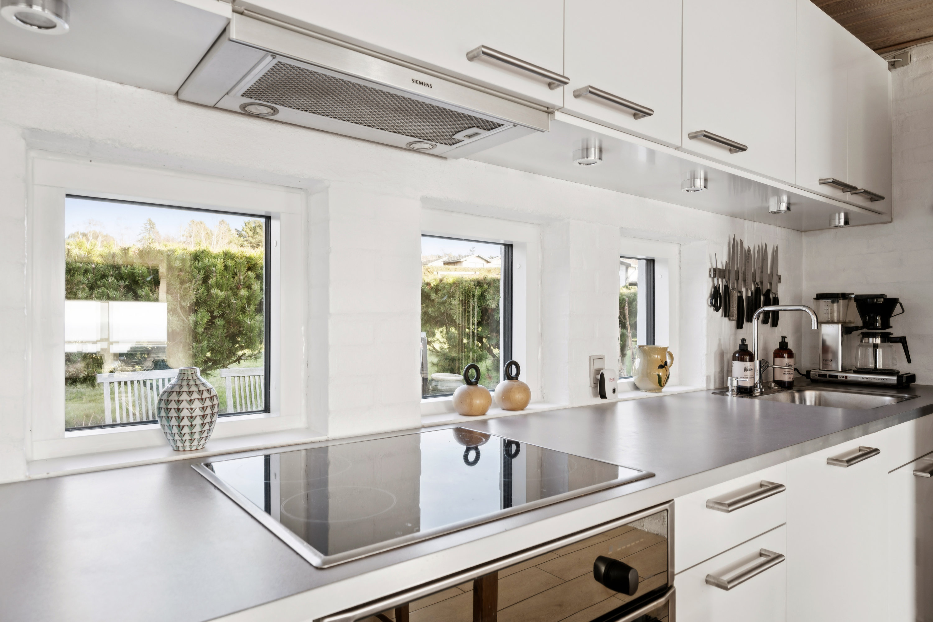 Fremhævet køkken billede i fuldskærmstilstand. Billede af Lerbakken 27, Skødshoved Strand, 8420 Knebel