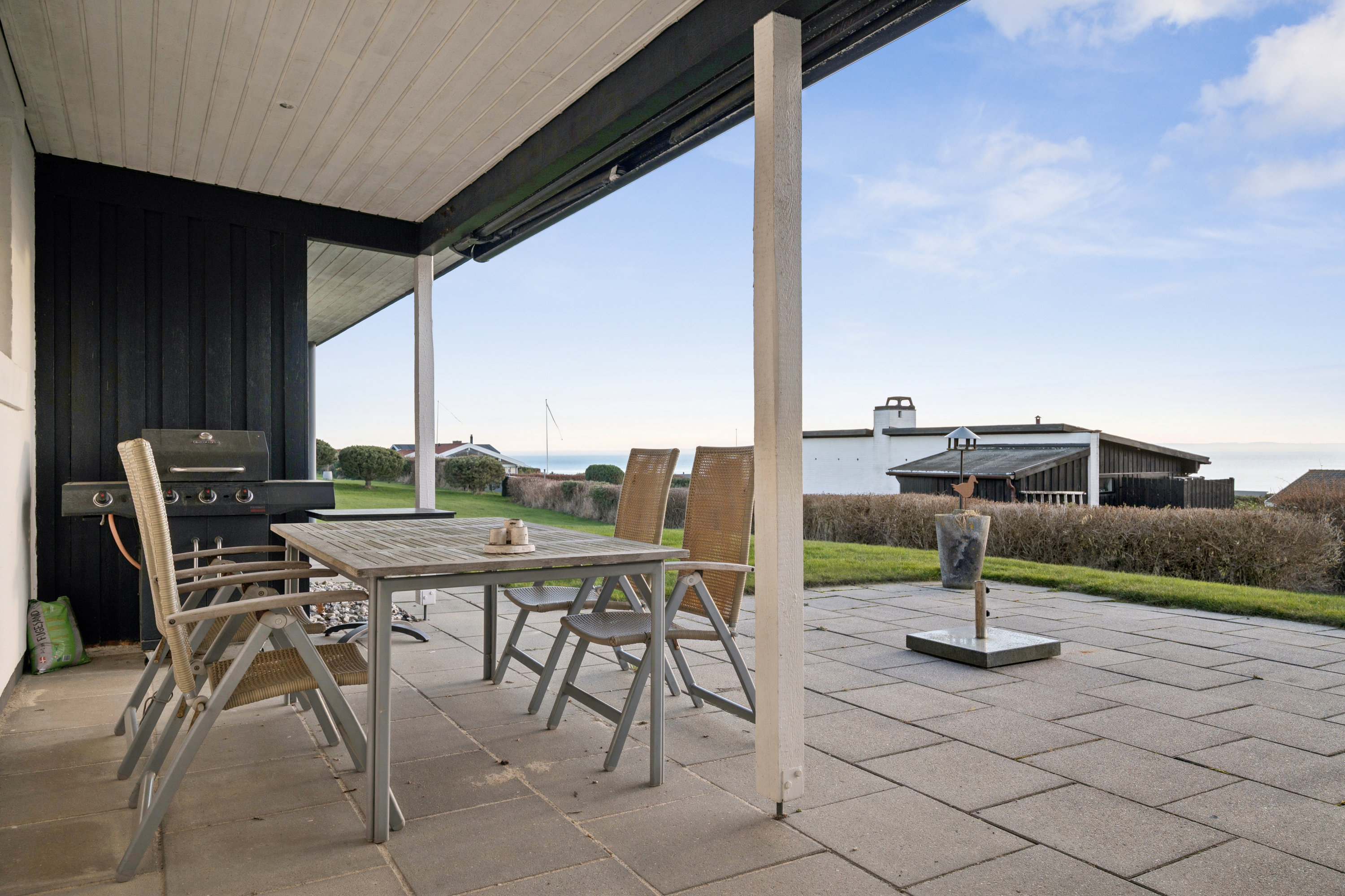 Fremhævet terrasse billede i fuldskærmstilstand. Billede af Lerbakken 27, Skødshoved Strand, 8420 Knebel