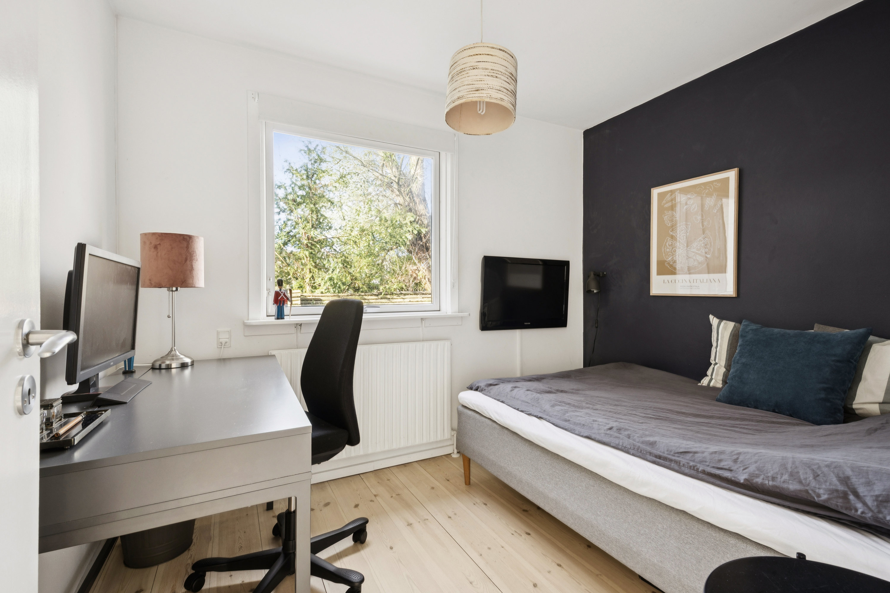 Fremhævet værelse billede i fuldskærmstilstand. Billede af Kaprifolievej 2, 4600 Køge