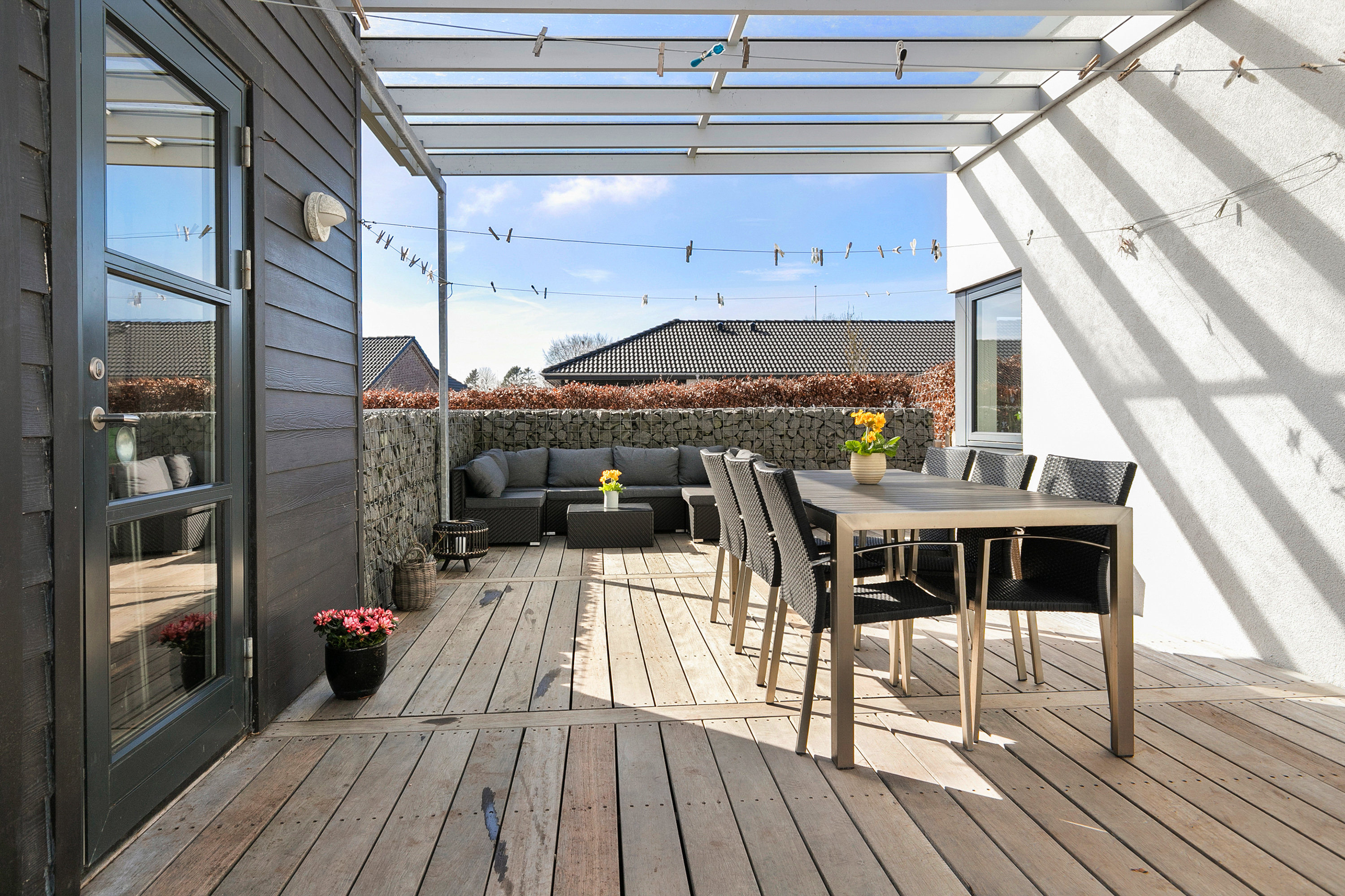 Fremhævet overdækket terrasse billede i fuldskærmstilstand. Billede af Stenildhøjdalen 13, 9600 Aars