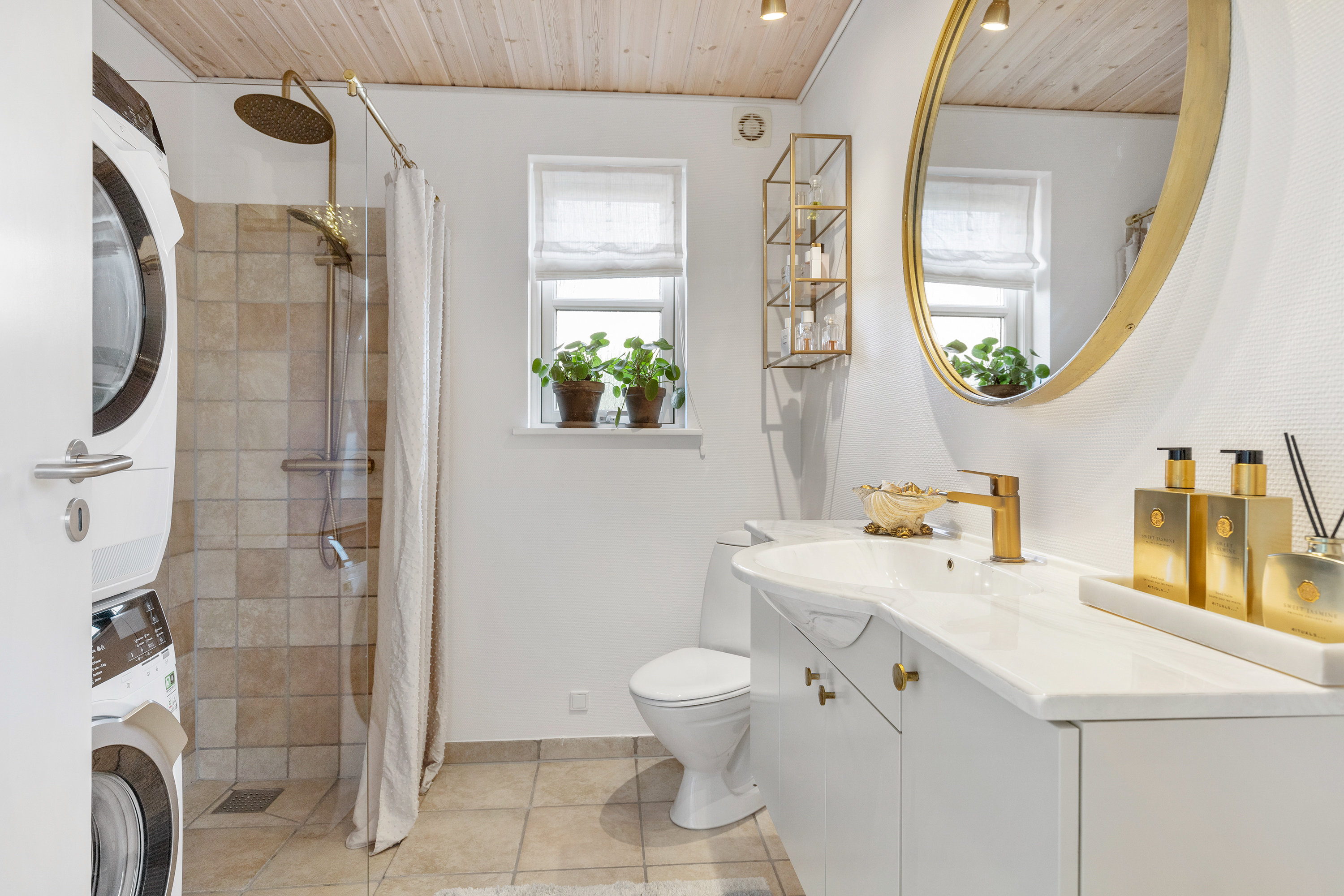 Fremhævet badeværelse billede i fuldskærmstilstand. Billede af Gatten Møllevej 88, Gatten, 9640 Farsø