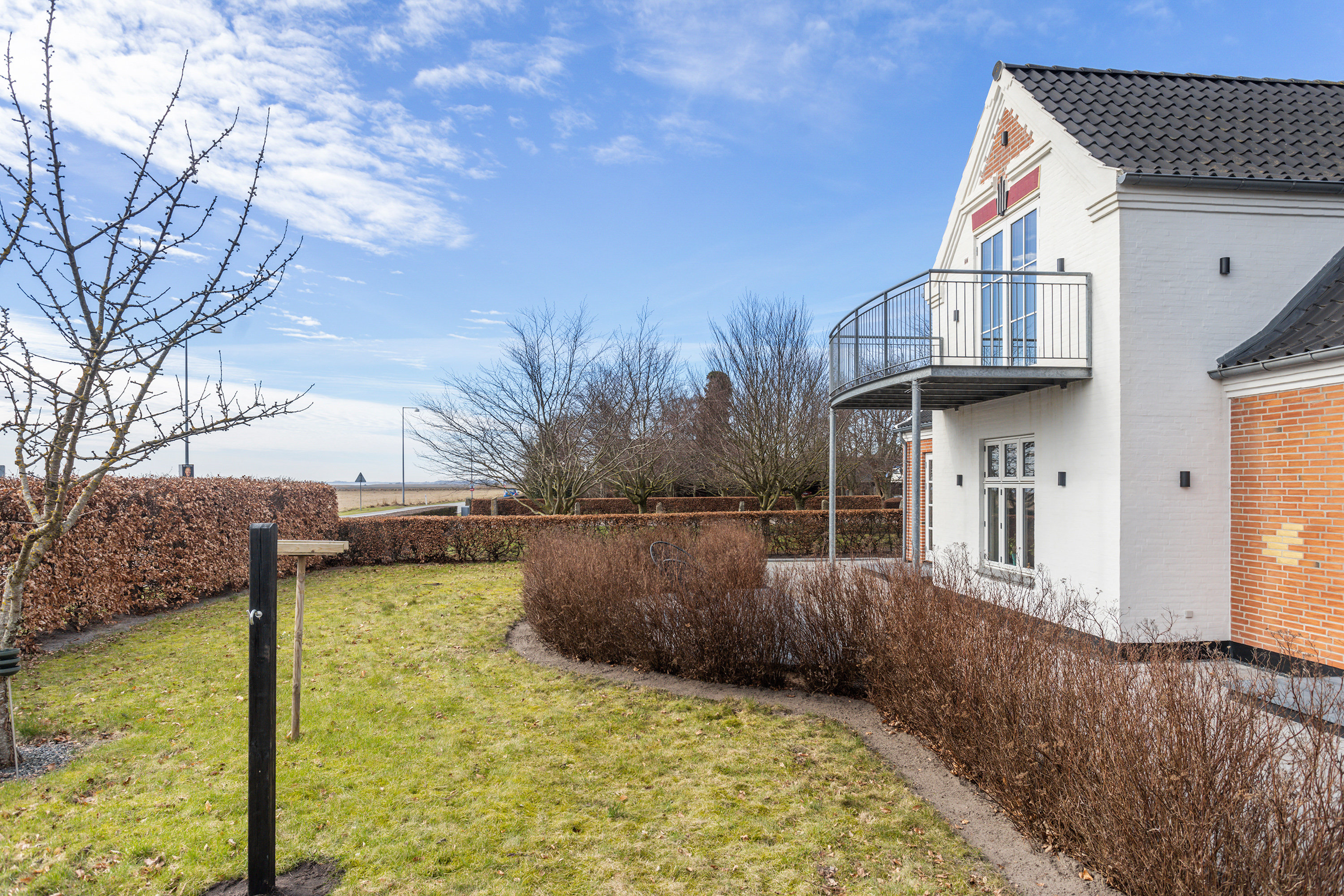 Fremhævet facade billede i fuldskærmstilstand. Billede af Åhavevej 9, Voerså, 9300 Sæby