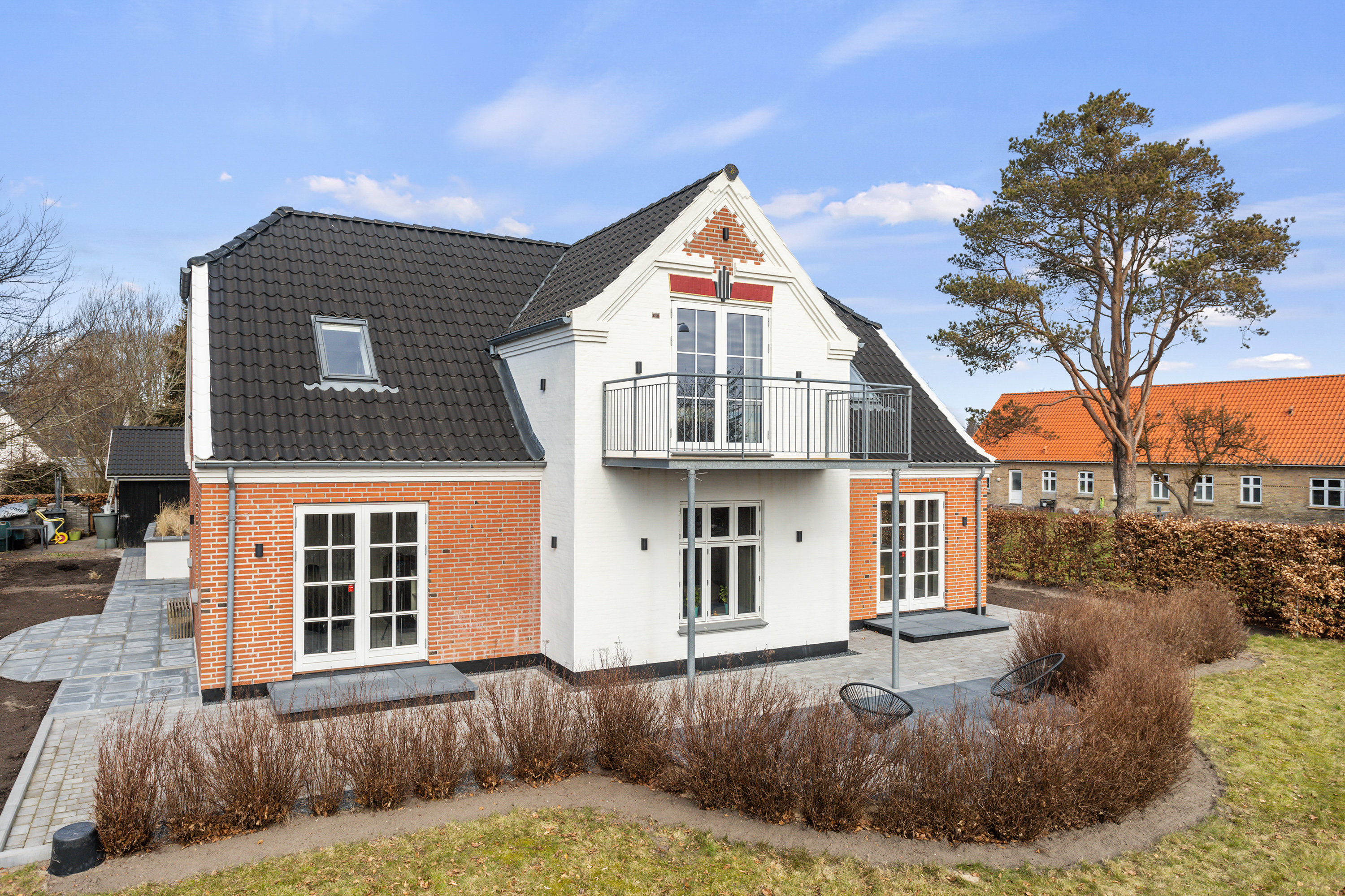 Fremhævet facade billede i fuldskærmstilstand. Billede af Åhavevej 9, Voerså, 9300 Sæby