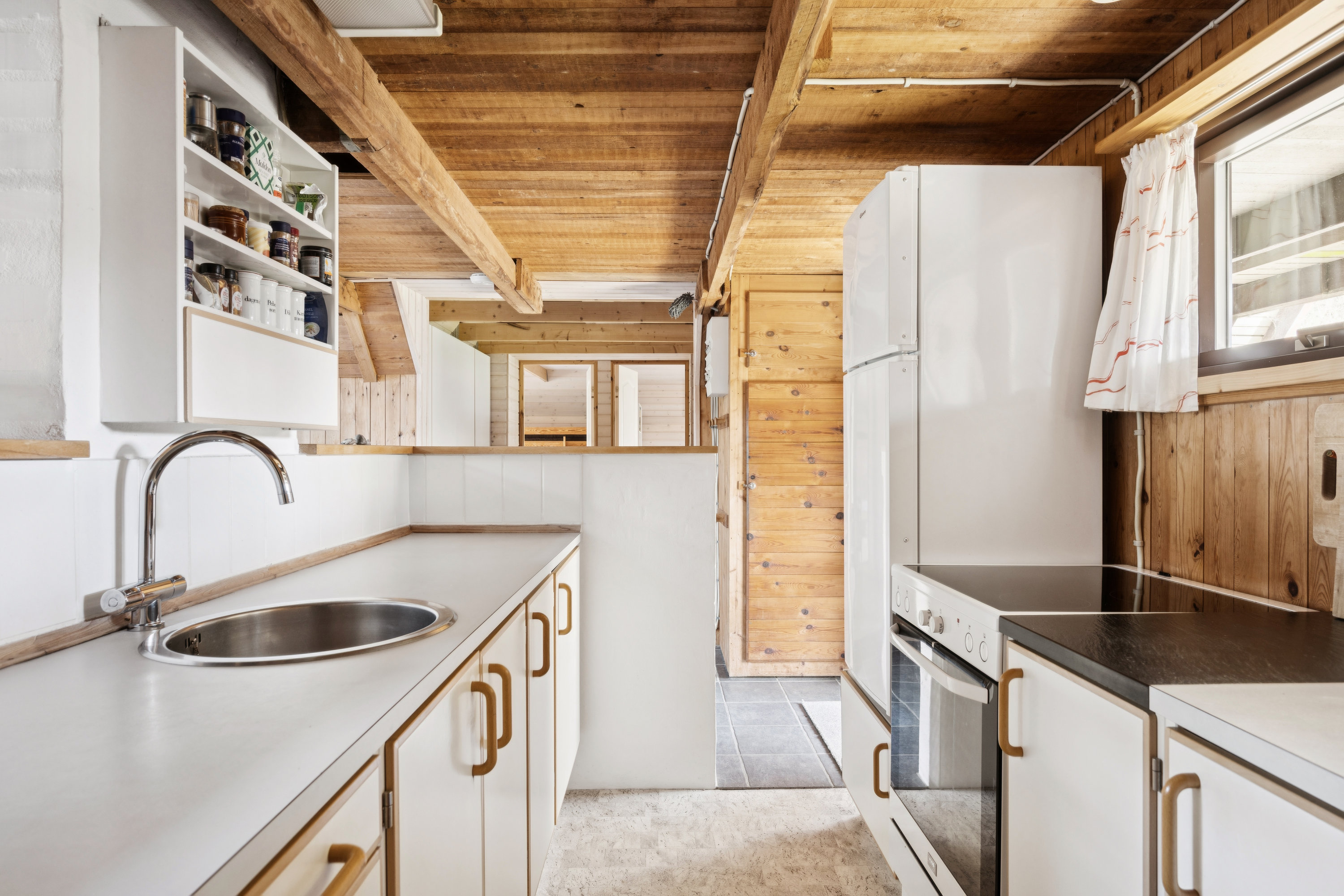 Fremhævet køkken billede i fuldskærmstilstand. Billede af Bjarkes Grund 6, Øer Strand, 8400 Ebeltoft