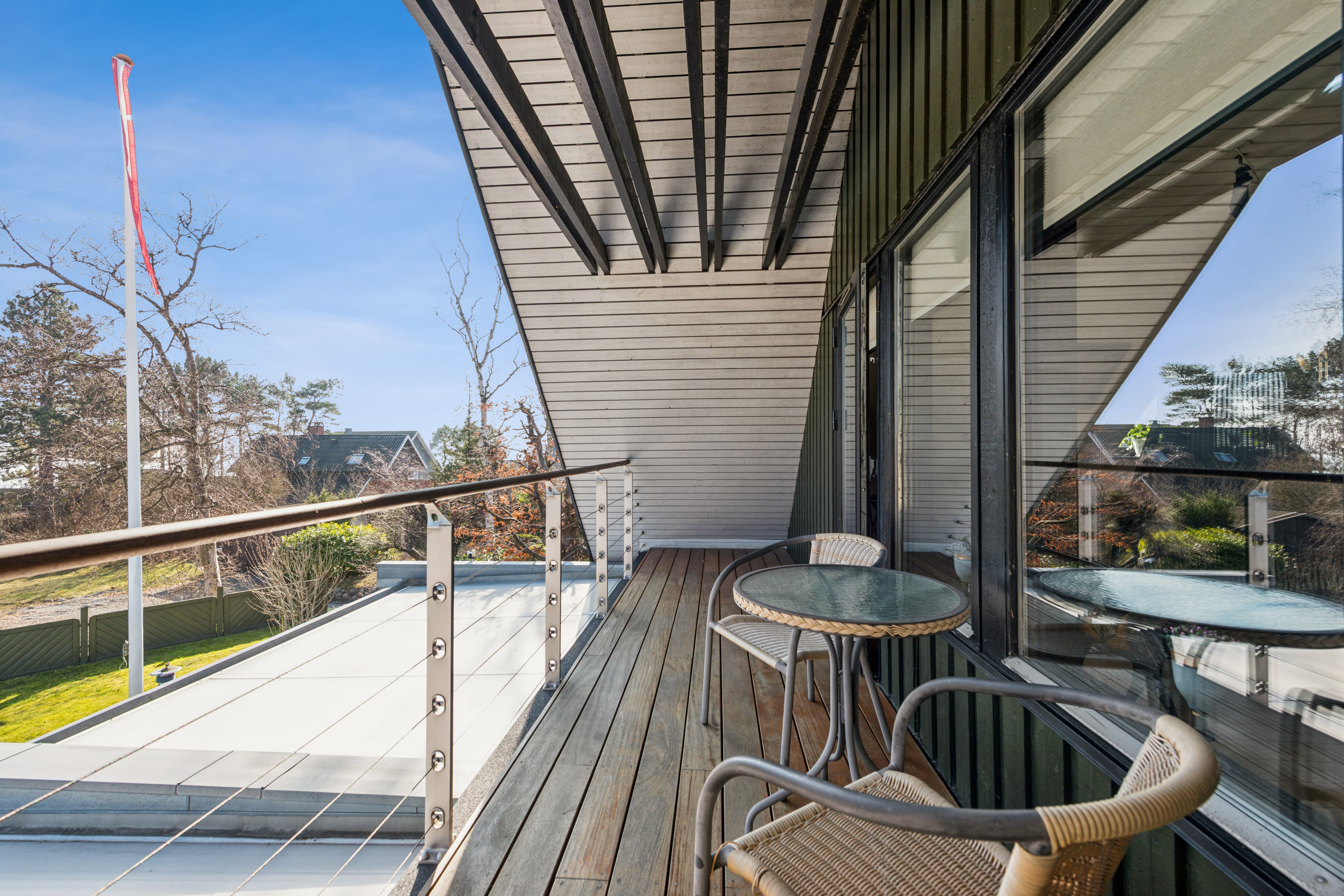 Fremhævet terrasse billede i fuldskærmstilstand. Billede af Firkløvervej 5, 2670 Greve