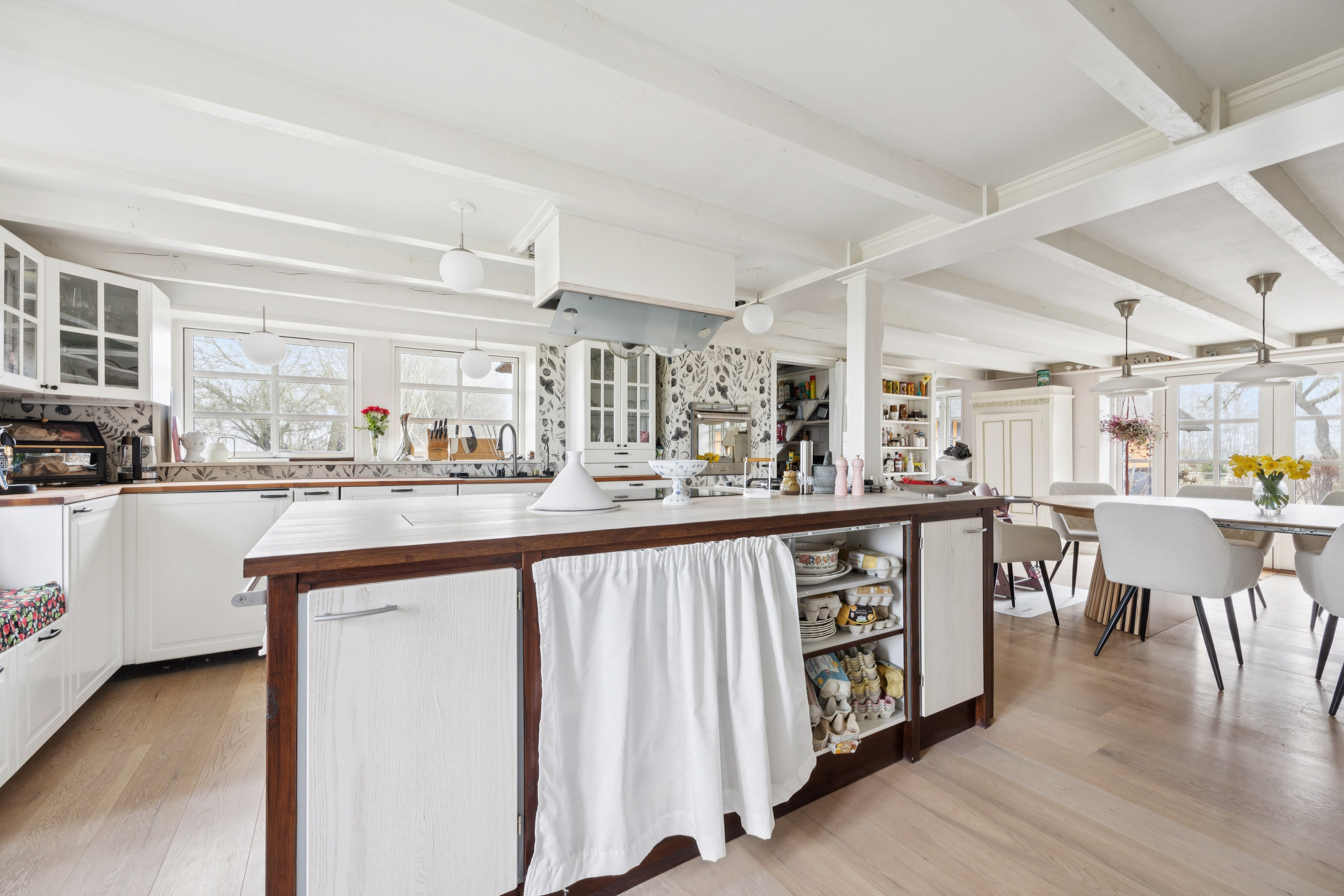 Fremhævet køkken billede i fuldskærmstilstand. Billede af Falkevej 4, 4672 Klippinge