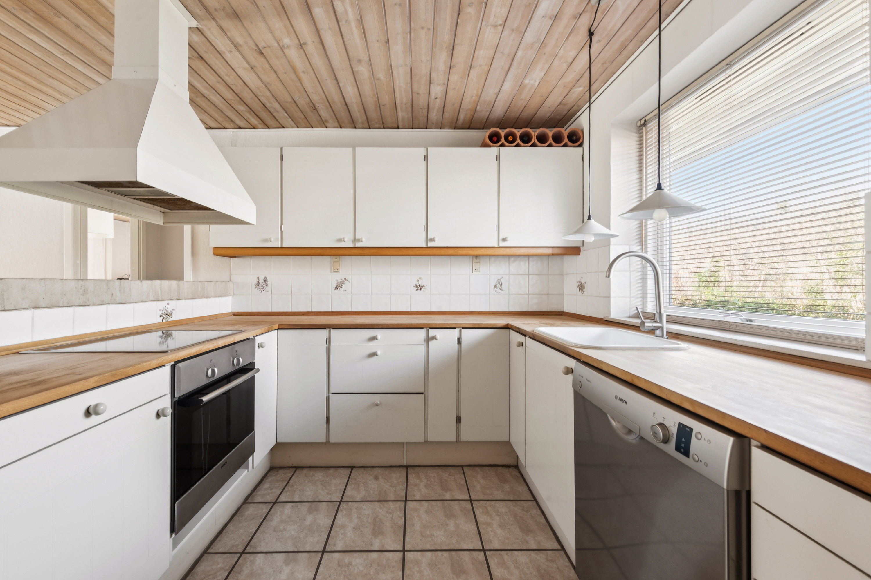 Fremhævet køkken billede i fuldskærmstilstand. Billede af Hundige Bygade 5, 2670 Greve