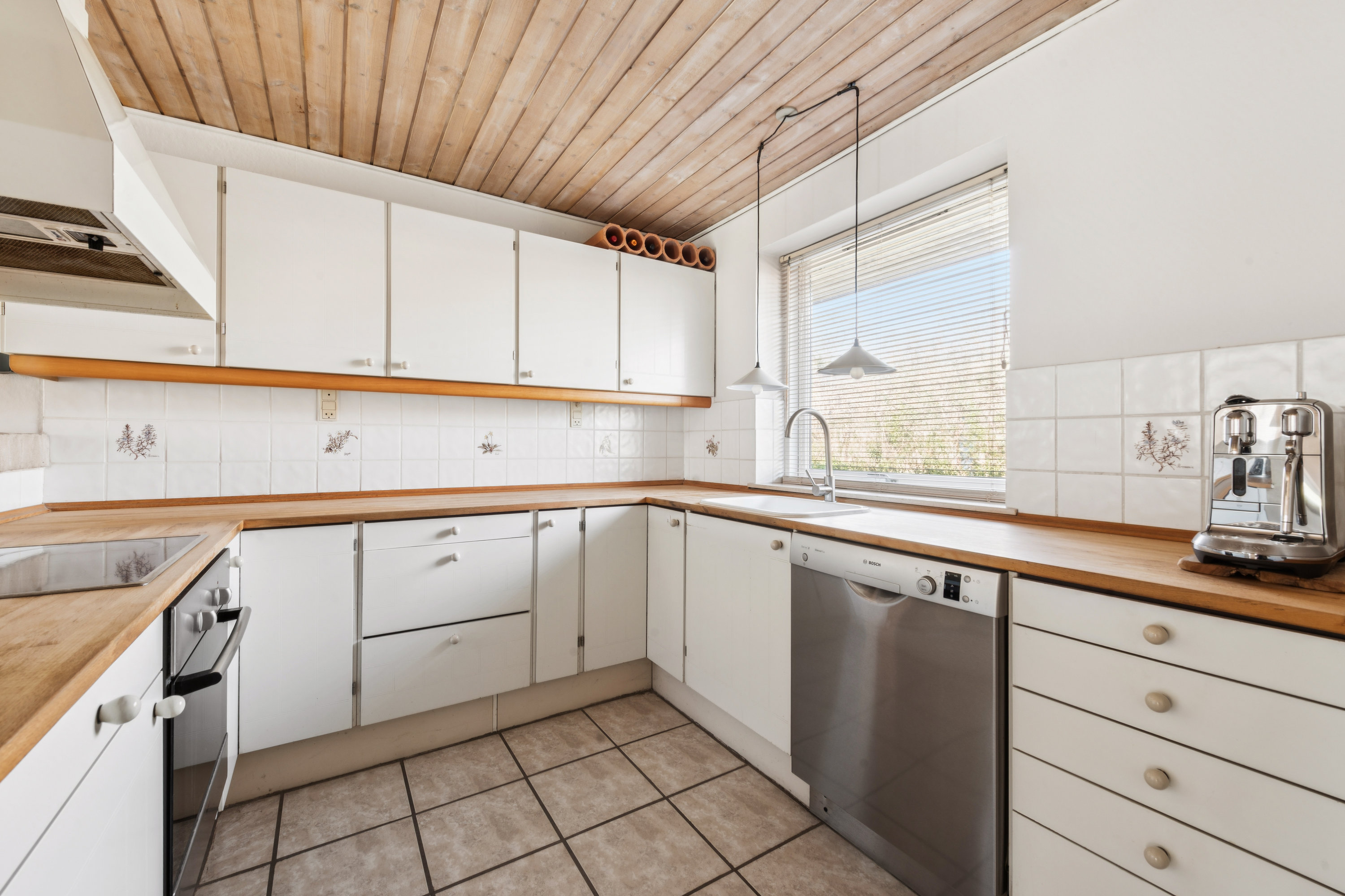 Fremhævet køkken billede i fuldskærmstilstand. Billede af Hundige Bygade 5, 2670 Greve