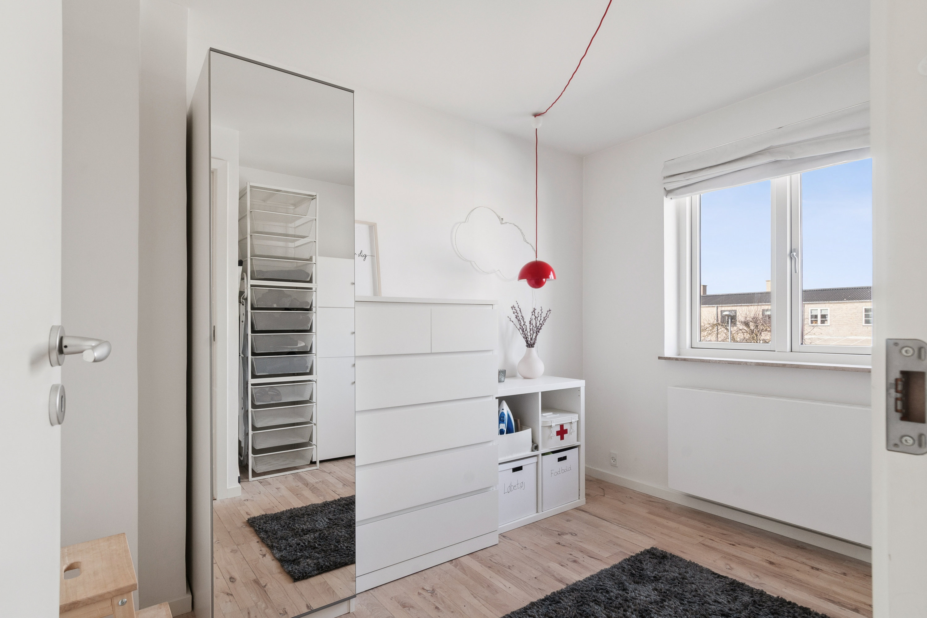 Fremhævet gang billede i fuldskærmstilstand. Billede af Hadsten Alle 43, 2770 Kastrup