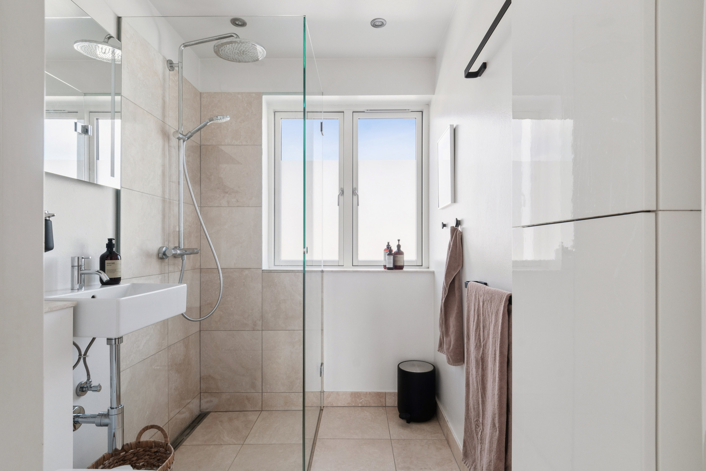 Fremhævet badeværelse billede i fuldskærmstilstand. Billede af Hadsten Alle 43, 2770 Kastrup