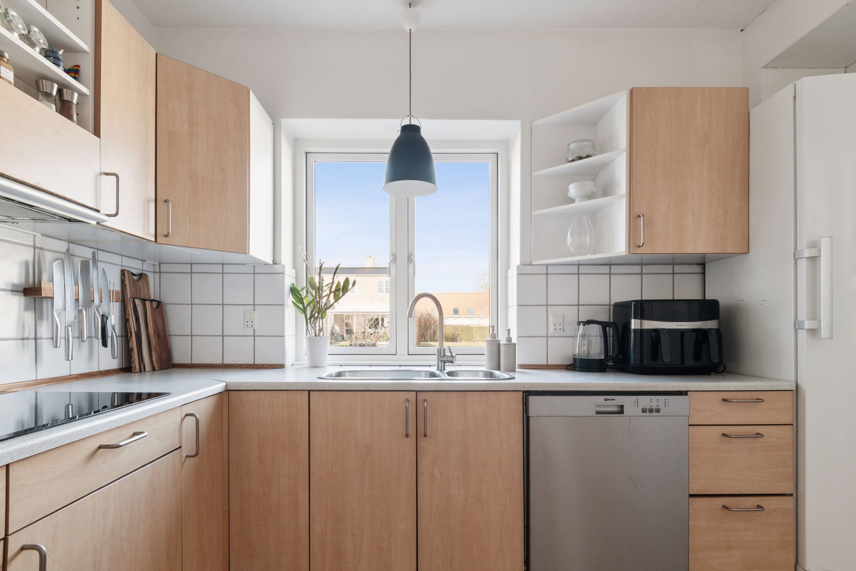 Fremhævet køkken billede i fuldskærmstilstand. Billede af Hadsten Alle 43, 2770 Kastrup