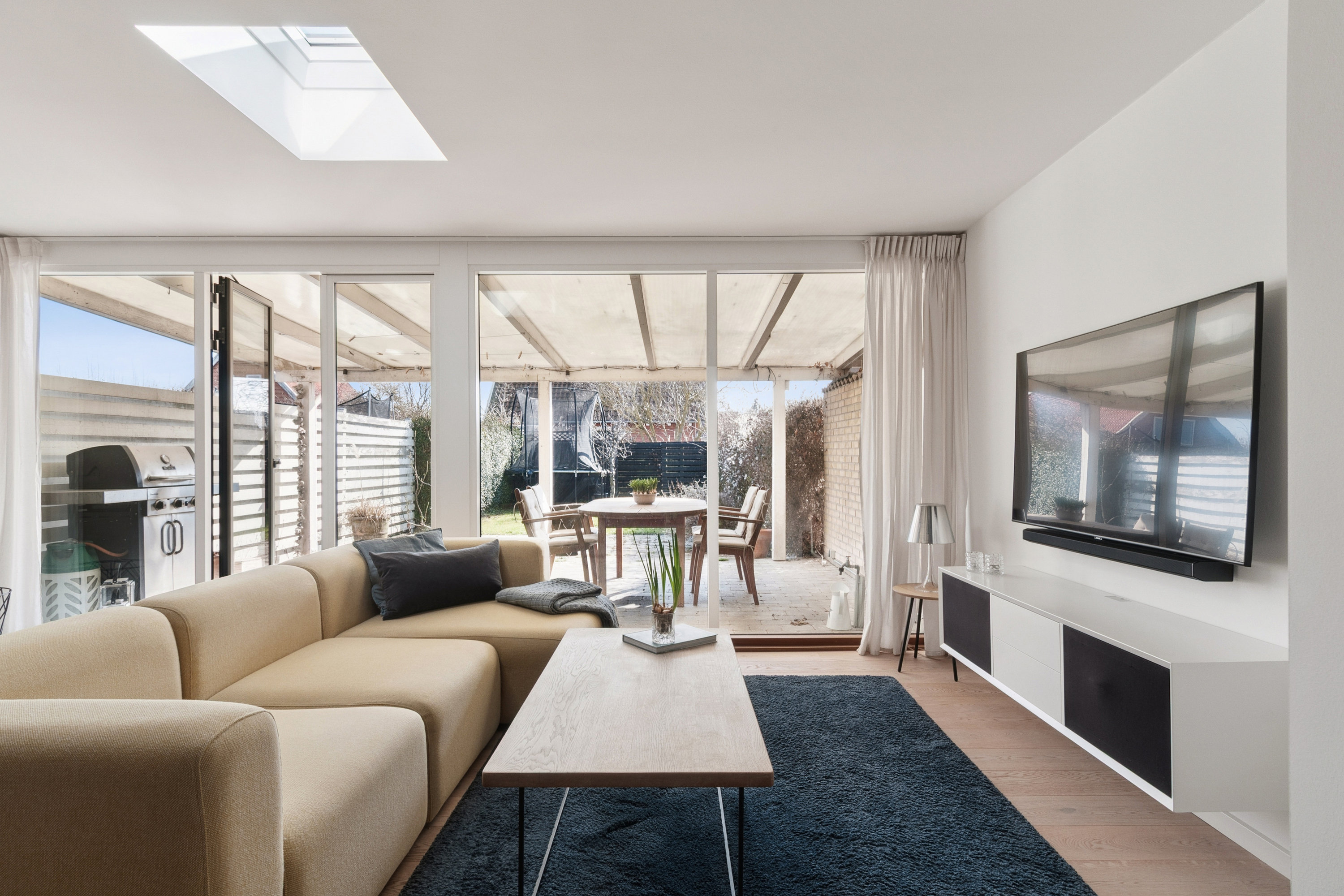 Fremhævet stue billede i fuldskærmstilstand. Billede af Hadsten Alle 43, 2770 Kastrup