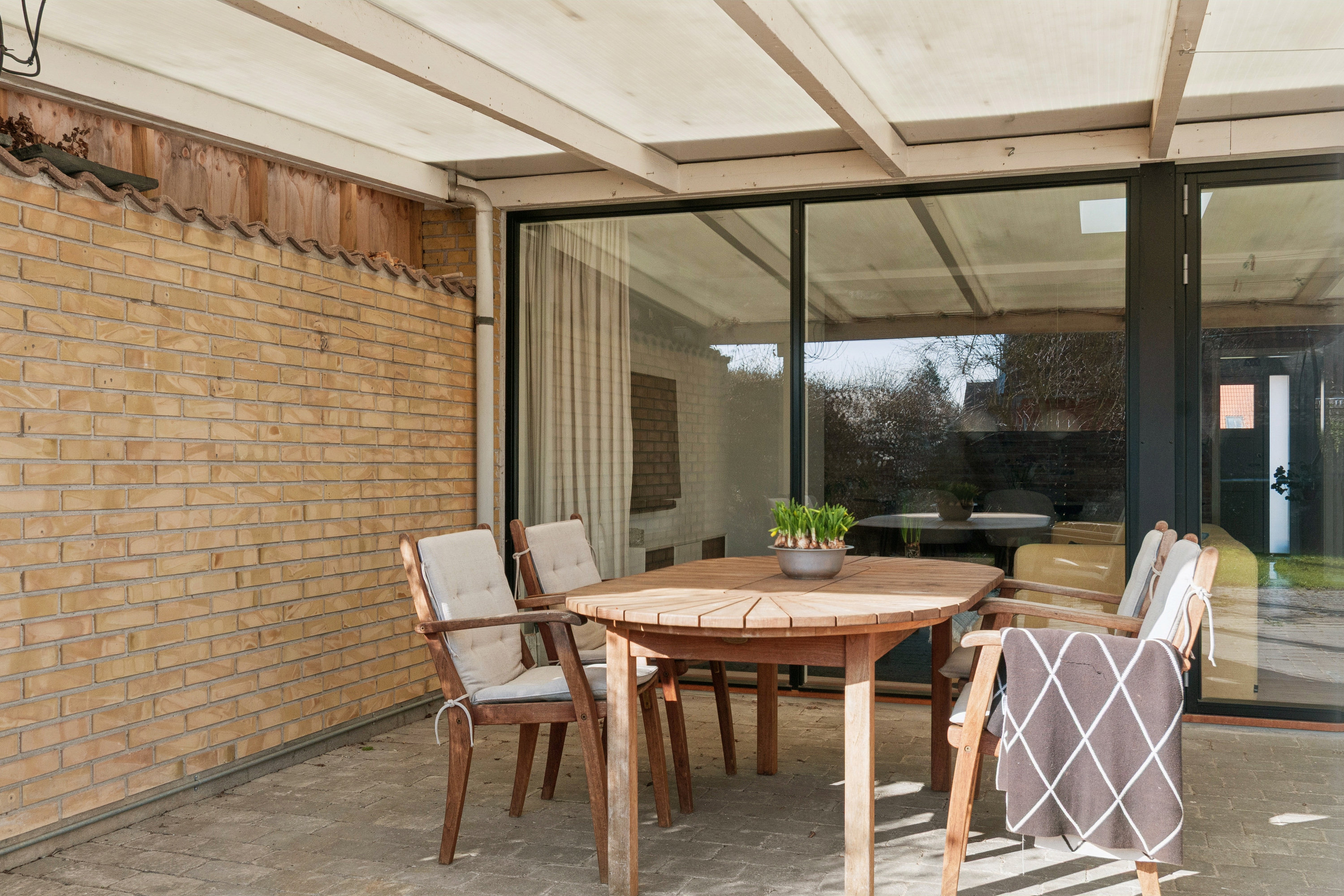 Fremhævet terrasse billede i fuldskærmstilstand. Billede af Hadsten Alle 43, 2770 Kastrup