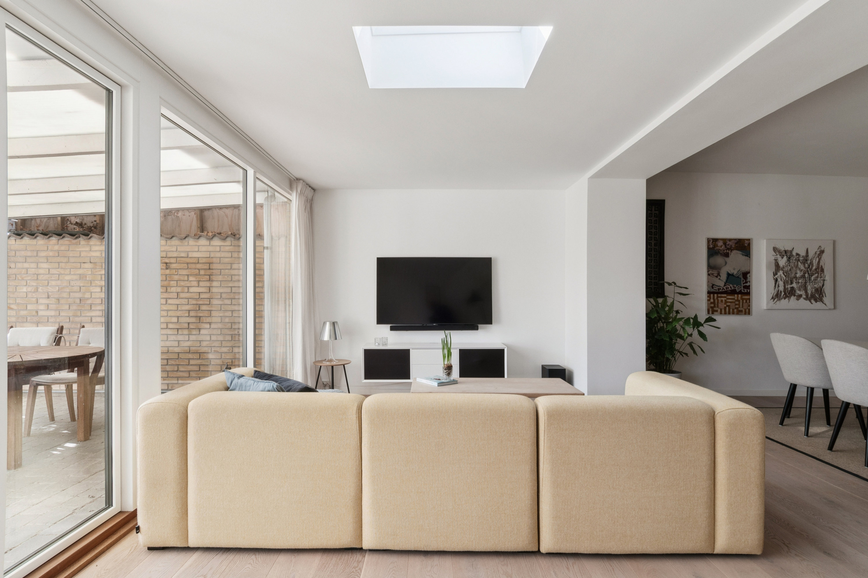 Fremhævet stue billede i fuldskærmstilstand. Billede af Hadsten Alle 43, 2770 Kastrup