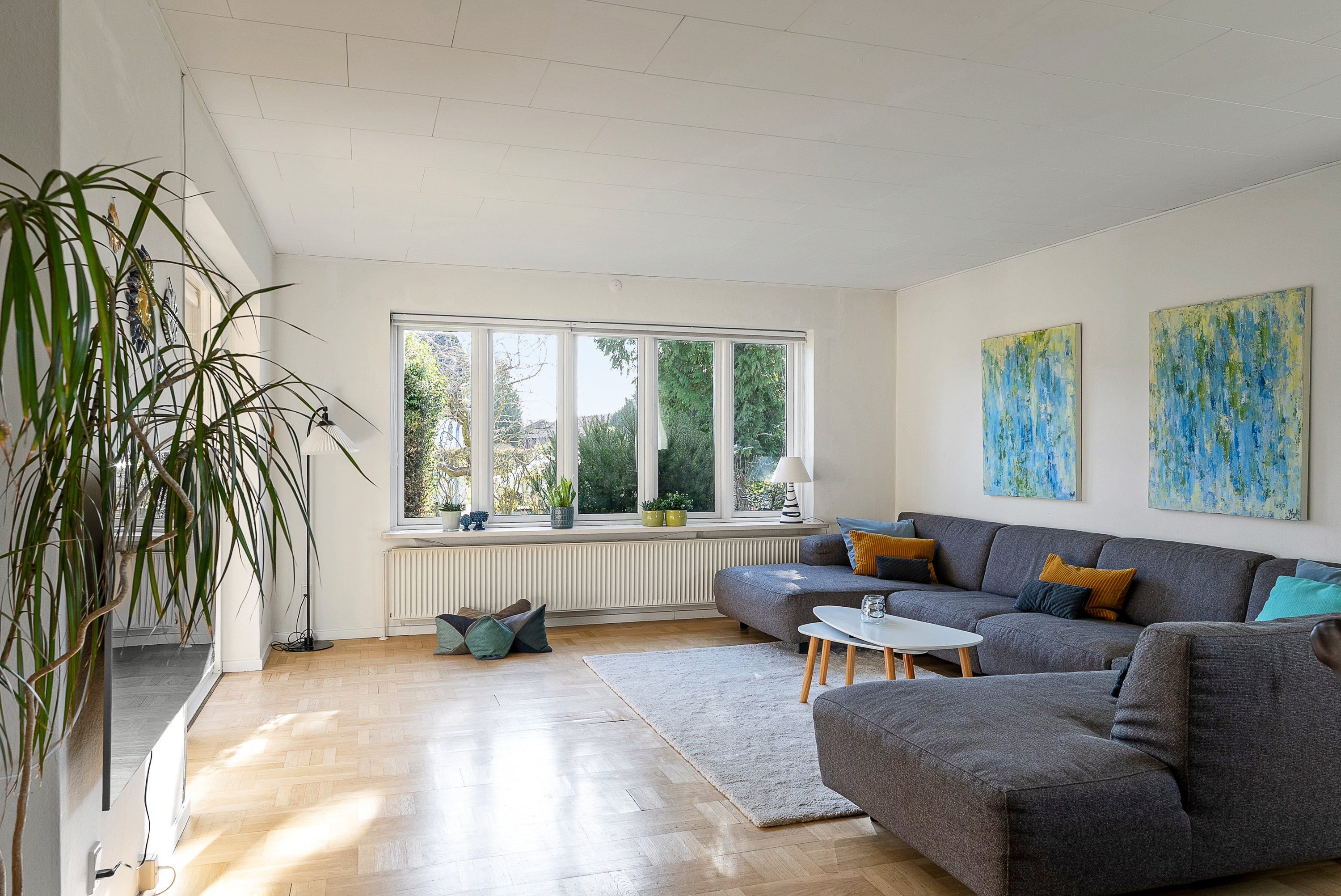 Fremhævet stue billede i fuldskærmstilstand. Billede af Rugvangen 23, Otterup, 5450 Otterup