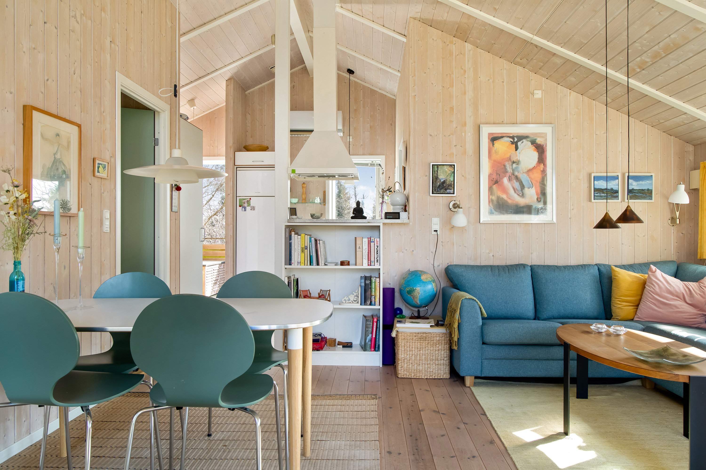 Fremhævet stue billede i fuldskærmstilstand. Billede af Kystvej 39, Tørslev Hage, 3630 Jægerspris