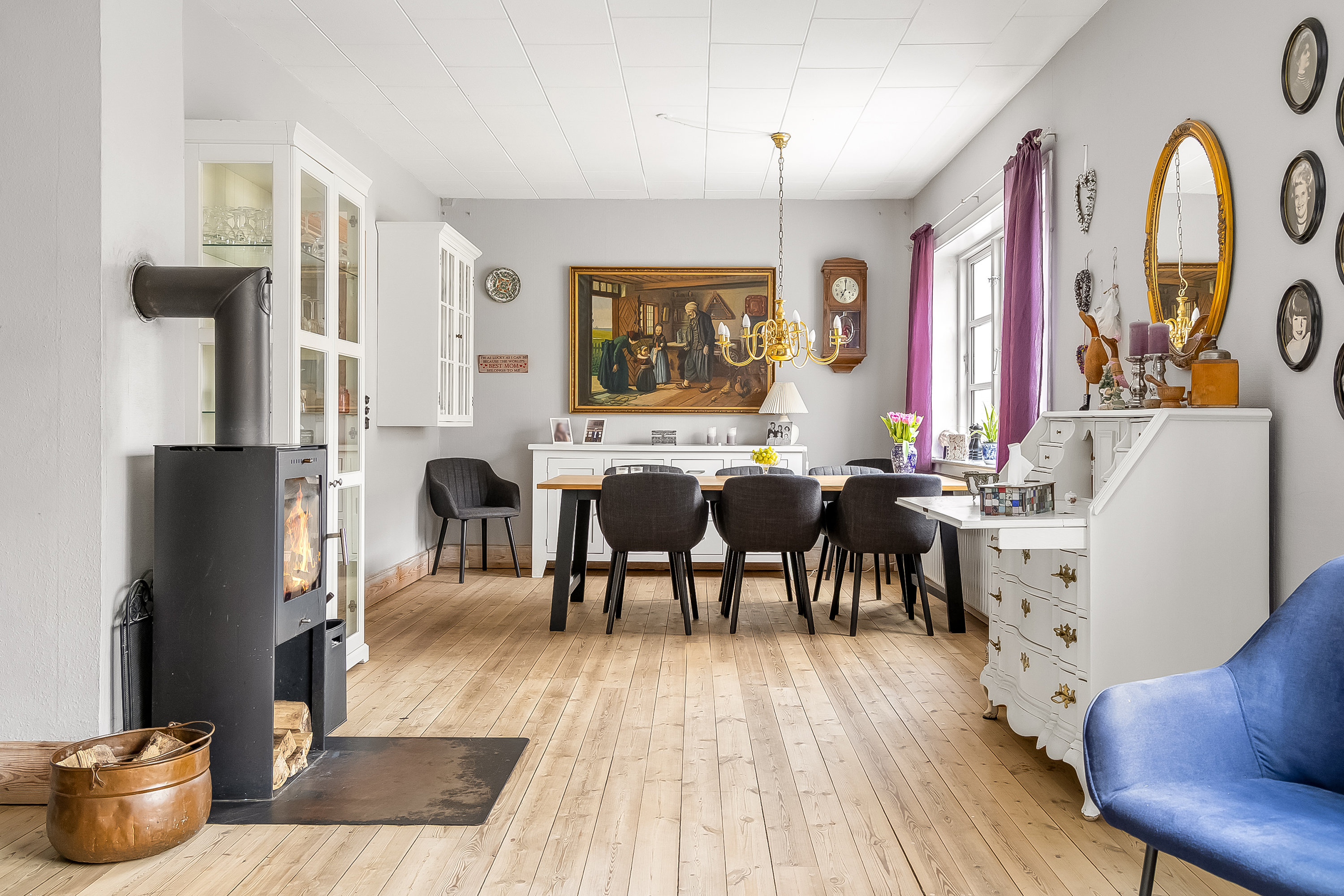 Fremhævet stue billede i fuldskærmstilstand. Billede af Møllegade 8, 3250 Gilleleje