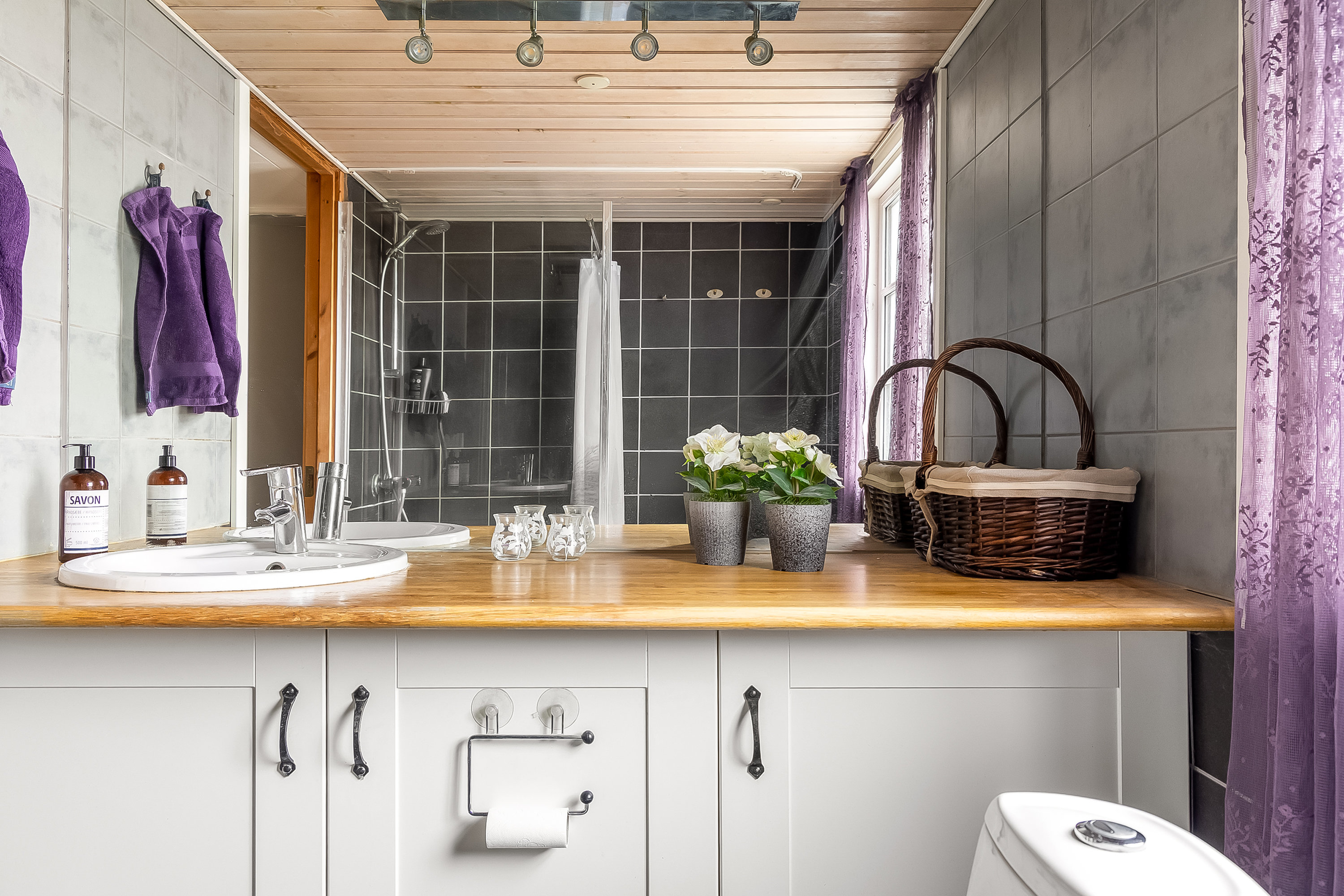 Fremhævet badeværelse billede i fuldskærmstilstand. Billede af Møllegade 8, 3250 Gilleleje