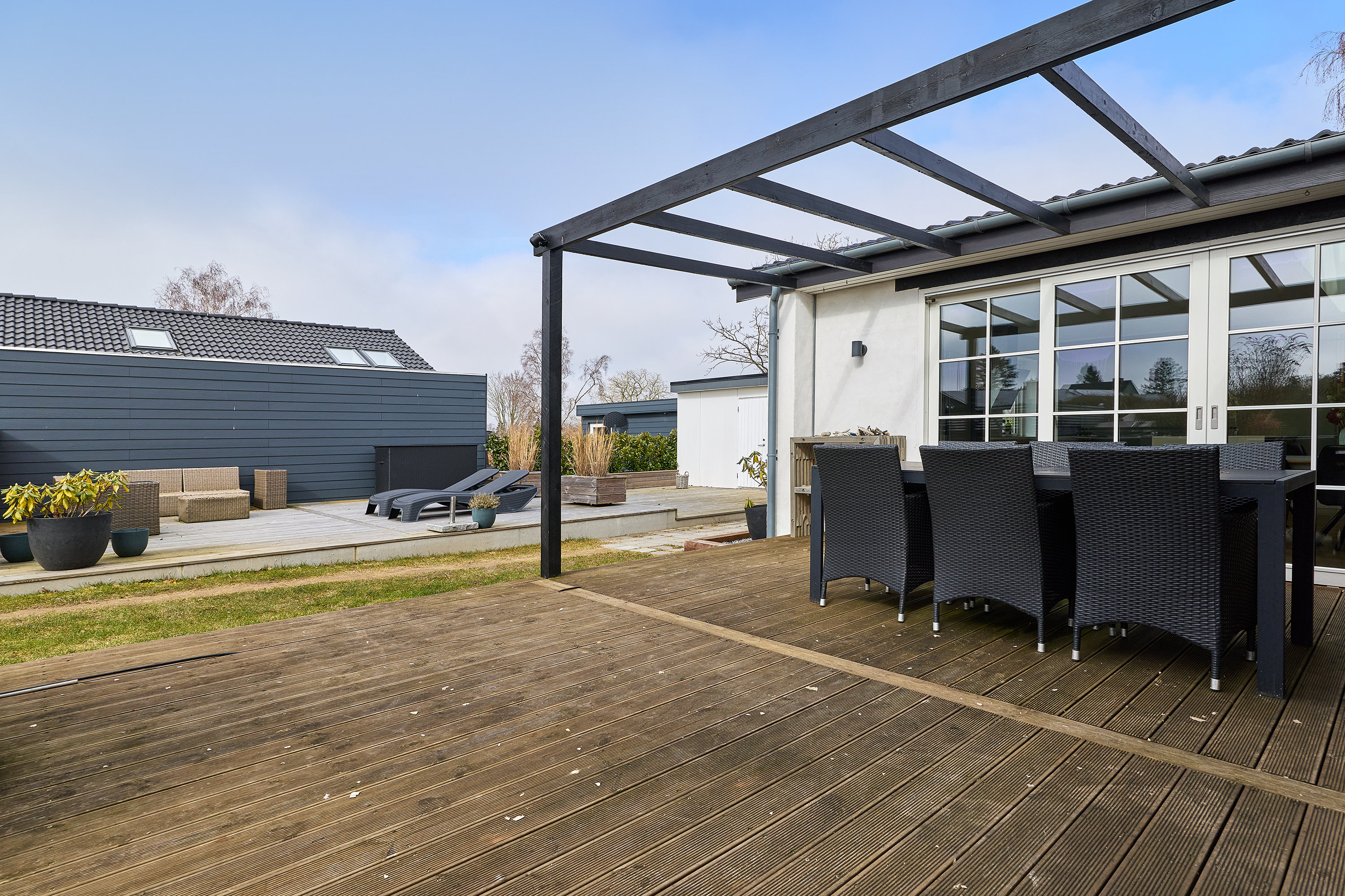 Fremhævet terrasse billede i fuldskærmstilstand. Billede af Vibevej 13, 3660 Stenløse