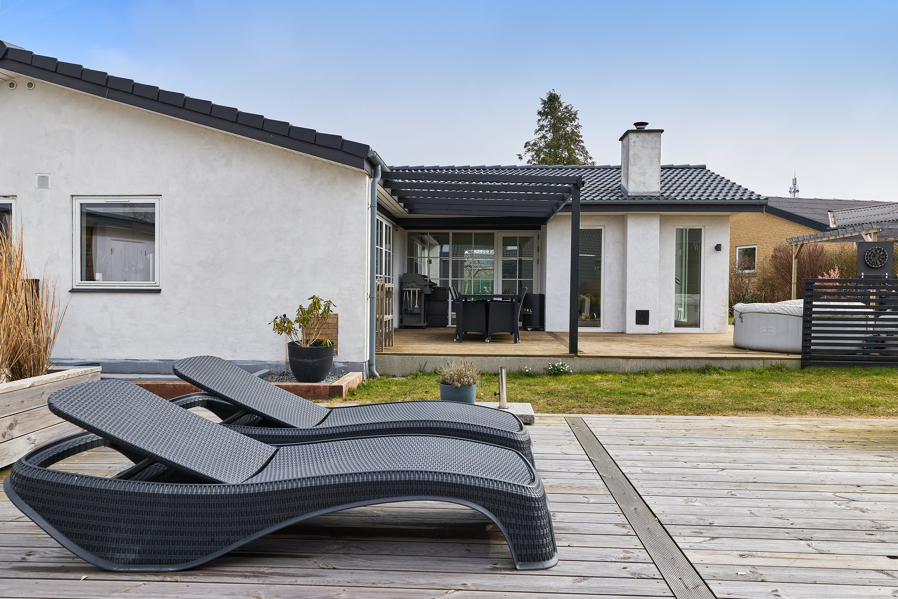 Fremhævet terrasse billede i fuldskærmstilstand. Billede af Vibevej 13, 3660 Stenløse