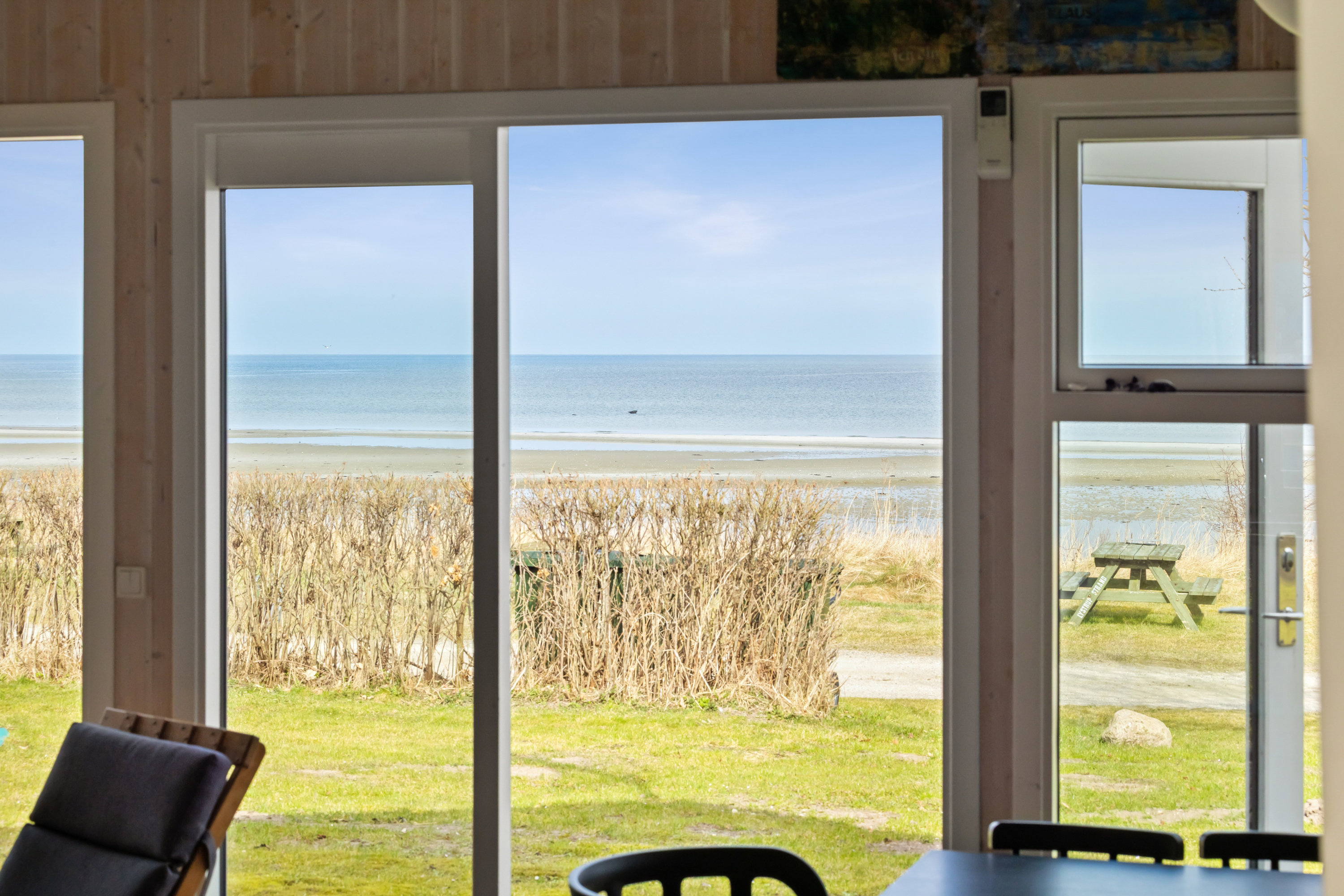 Fremhævet udestue billede i fuldskærmstilstand. Billede af Ved Stranden 30, Lystrup Strand, 8961 Allingåbro